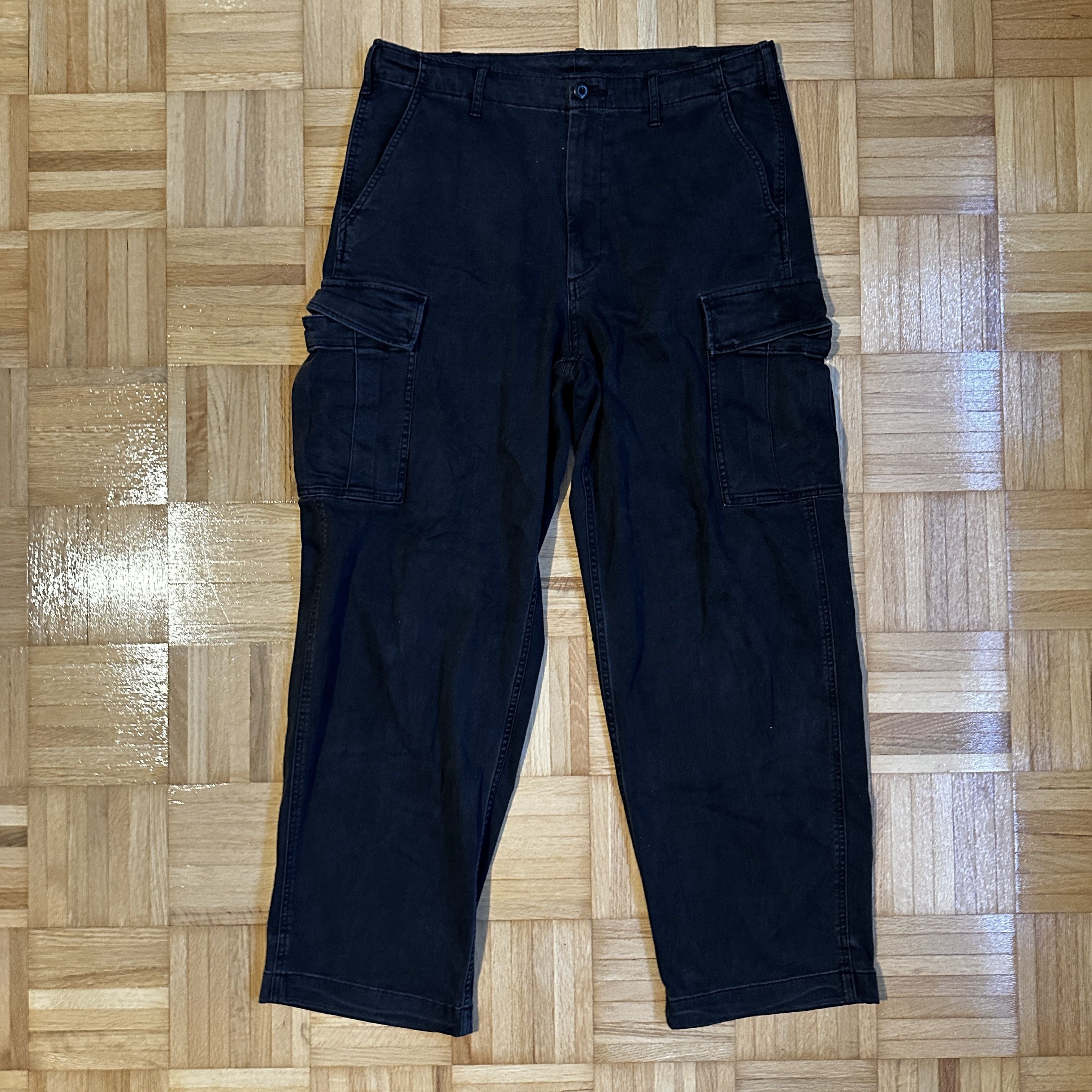 Uniqlo Uniqlo Black Straight Cargo Pants Size US 36 / EU 52 - 1 Thumbnail