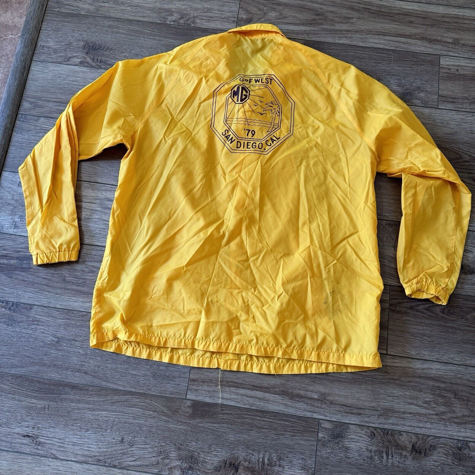 Vintage Vintage 70s Collegiate Pacific Yellow San Diego Nylon Jacket Size US L / EU 52-54 / 3 - 1 Thumbnail