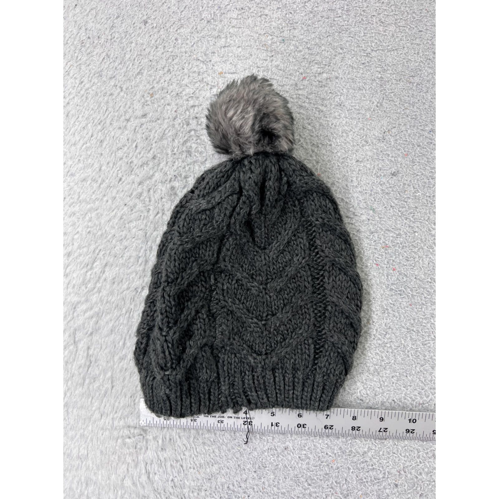 Vintage Beanie Toque Womens One Size Gray Cable Knit Acrylic Blend Winter Snow Ski Pom Hat/Cap Adult Women Beanie Gray Winter Ski Theme 90s (not applicable) Size ONE SIZE - 2 Thumbnail