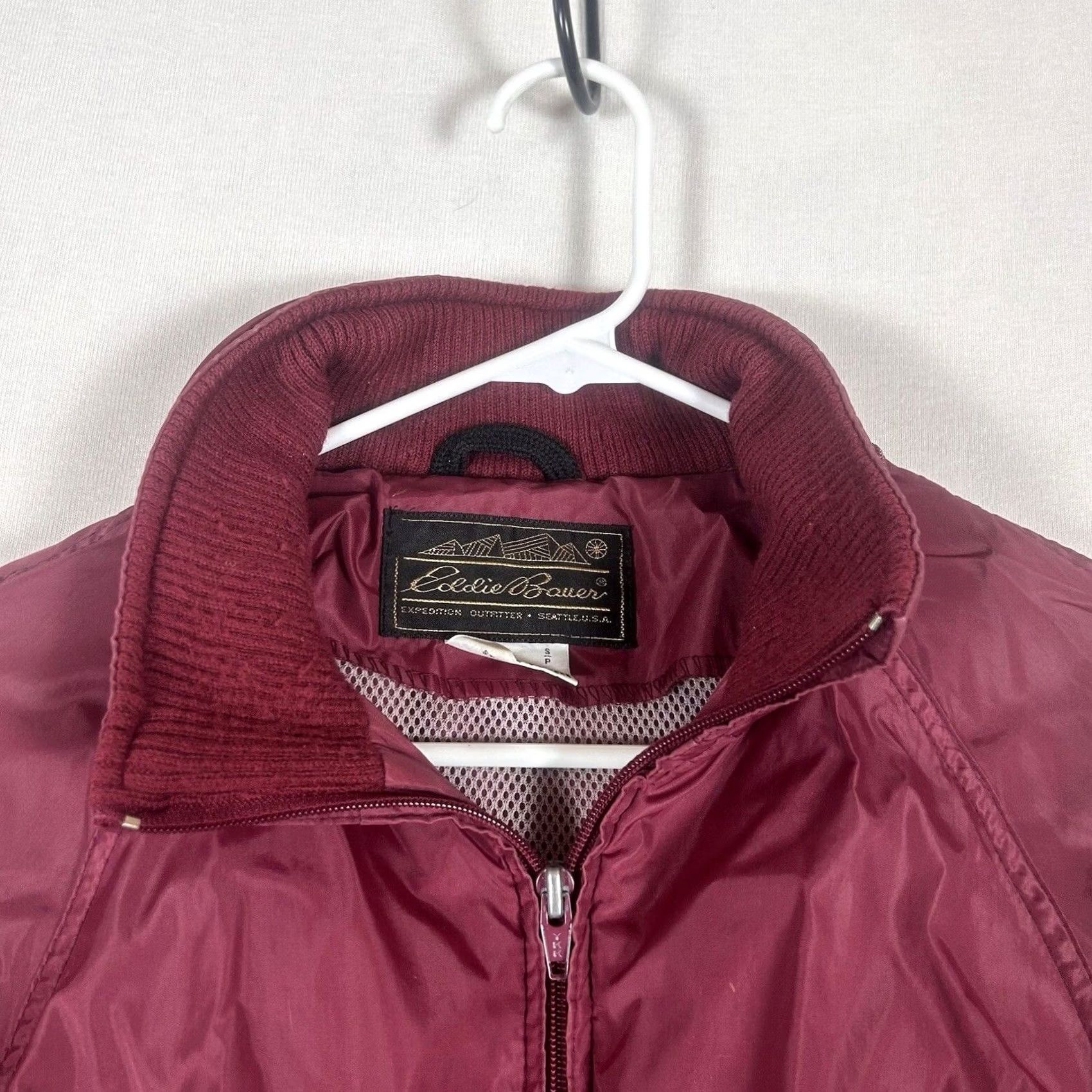 Eddie Bauer VINTAGE Eddie Bauer Windbreaker Jacket Mens Small Red Nylon Hooded Packable 90s Size US S / EU 44-46 / 1 - 2 Thumbnail