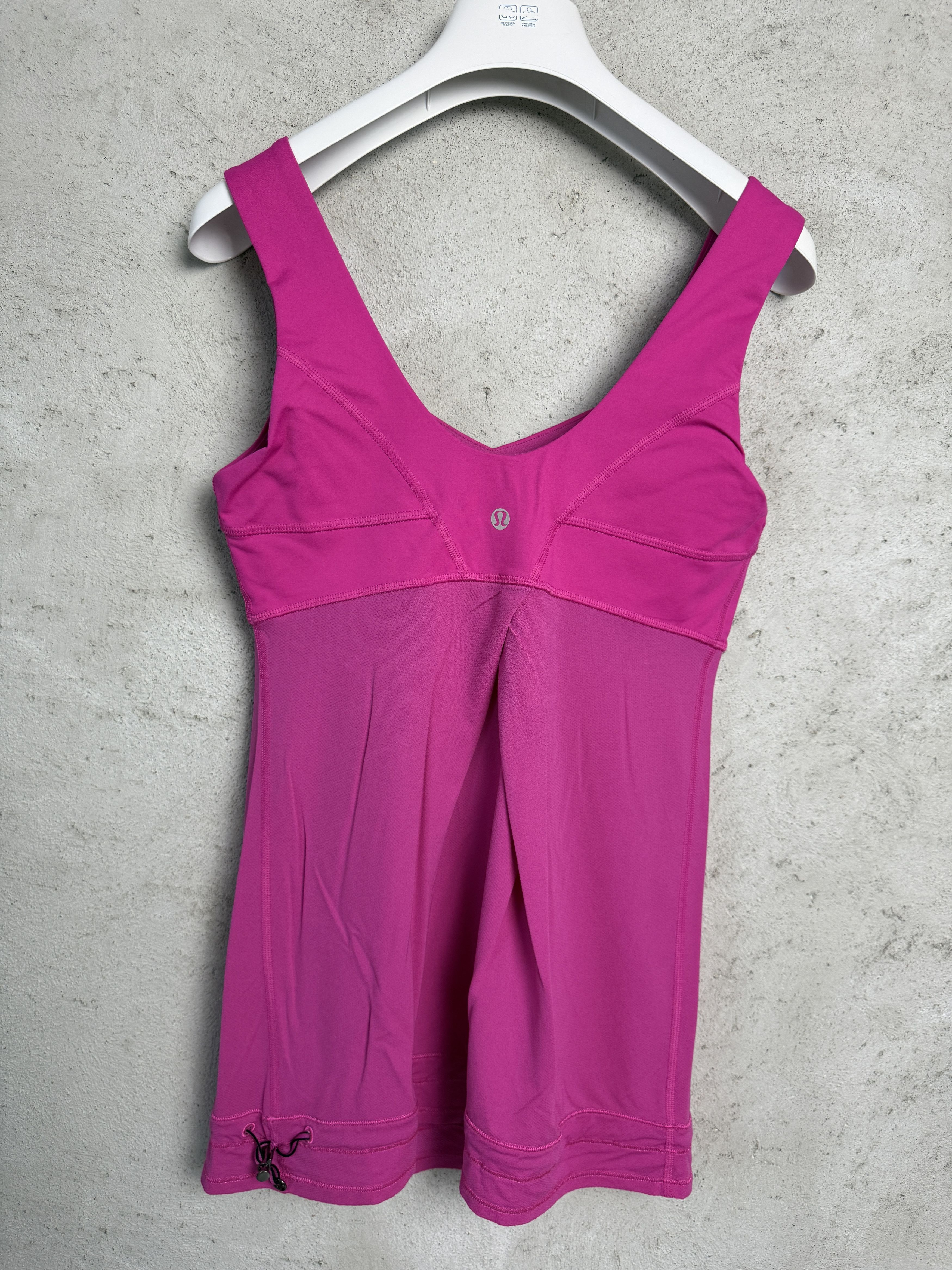 Lululemon Lululemon tank top t-shirt sport yoga gym pilates Size M / US 6-8 / IT 42-44 - 1 Thumbnail