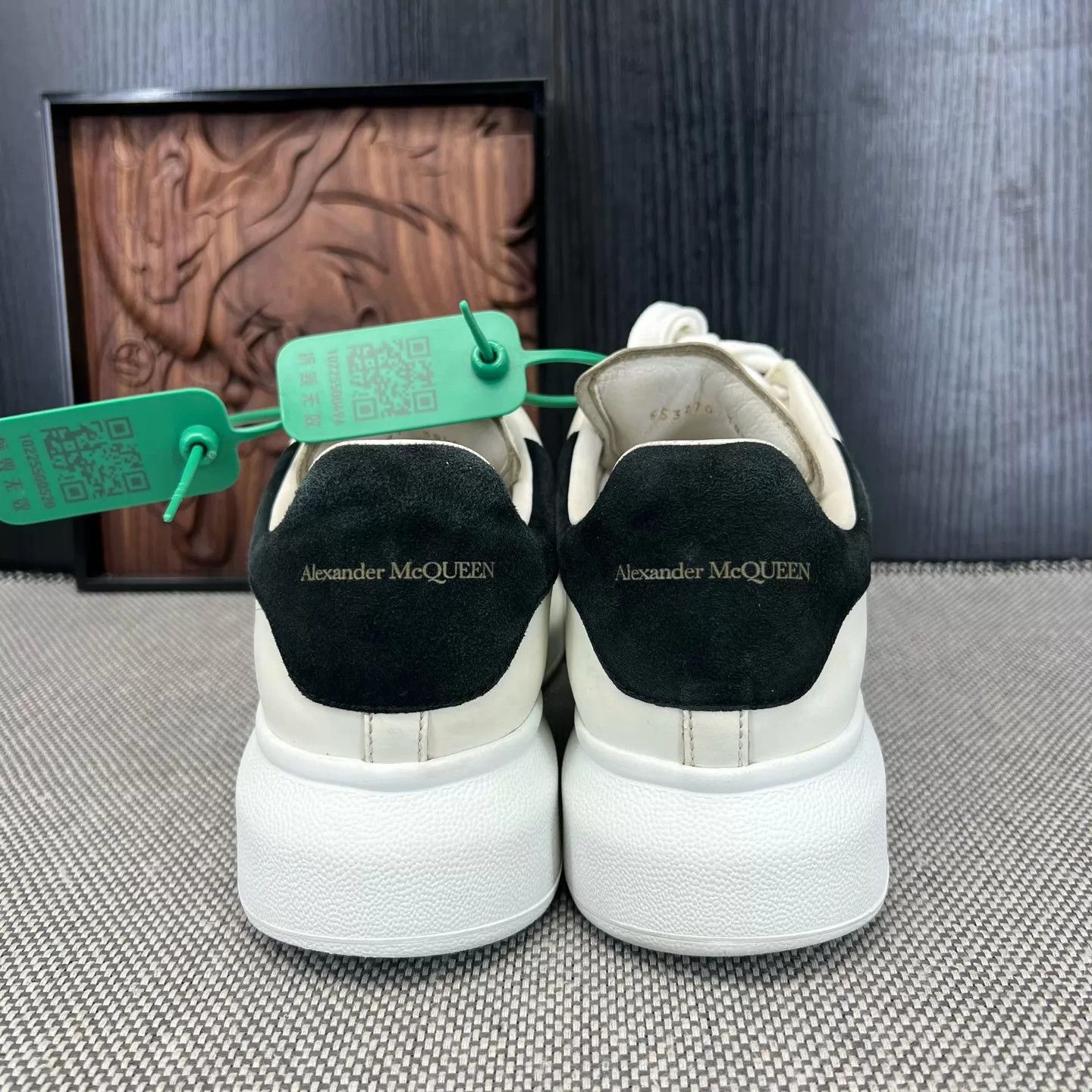 Alexander McQueen McQueen Black Tail Velvet 38.5 Size US 8 / IT 38 - 6 Thumbnail