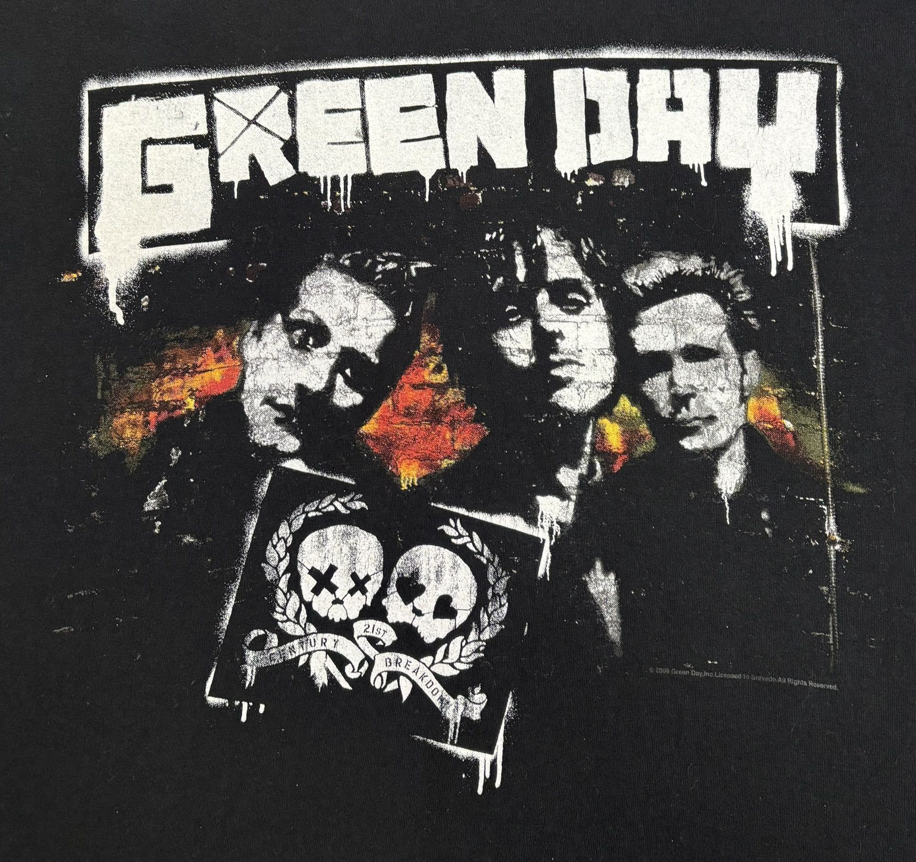 Band Tees T-Shirt Green Day 2009 Fruit of the loom size. M Size US M / EU 48-50 / 2 - 7 Thumbnail