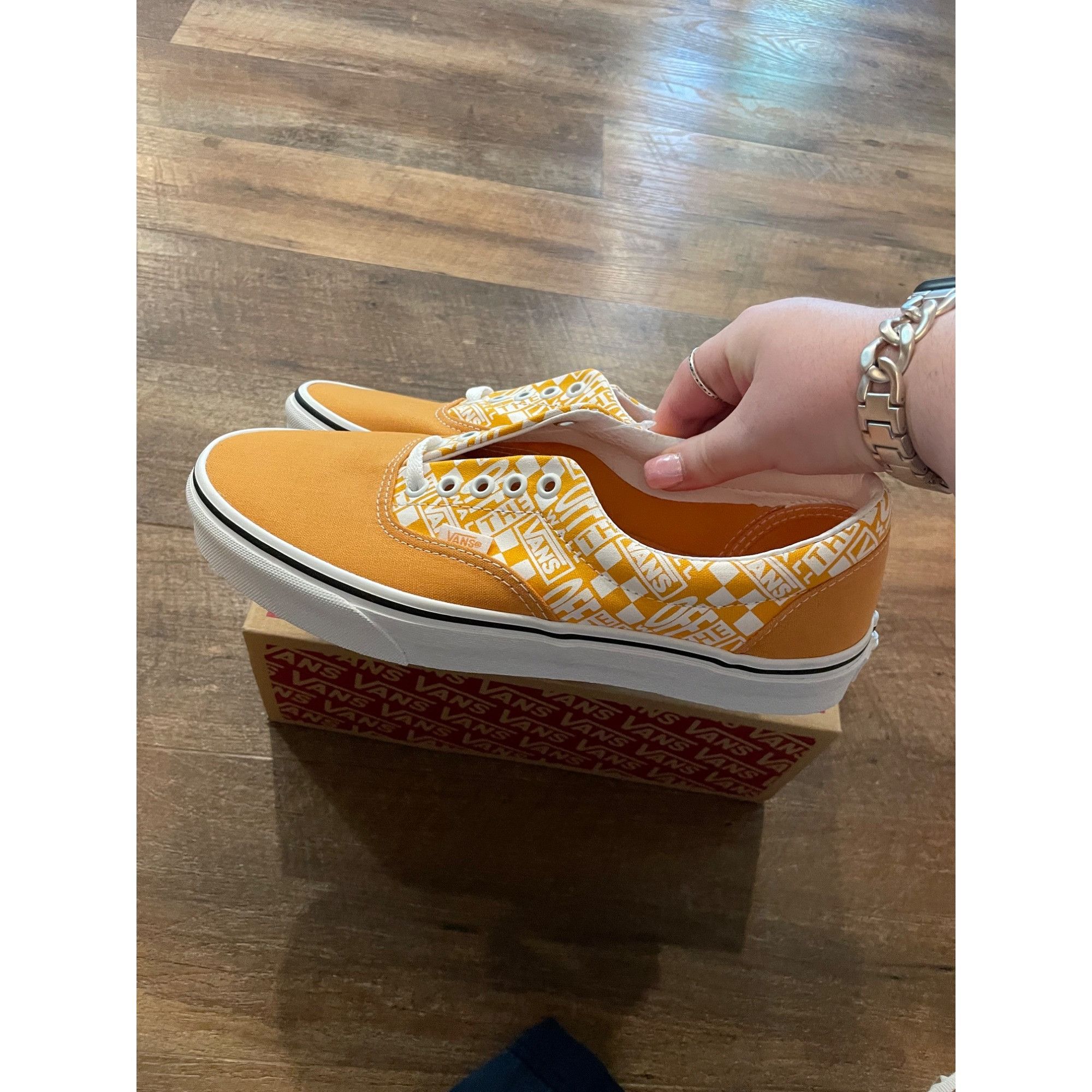 Vans Vans Era Off The Wall Golden Nugget VN0A54F13S61 Men’s 9 Wom Size US 9 / EU 42 - 6 Thumbnail