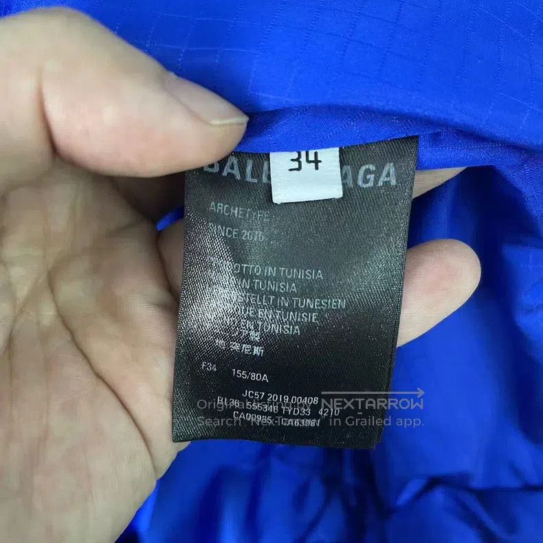 Balenciaga Balenciaga Electric blue down coat with back logo Size XXS / US 00 / IT 34 - 4 Thumbnail