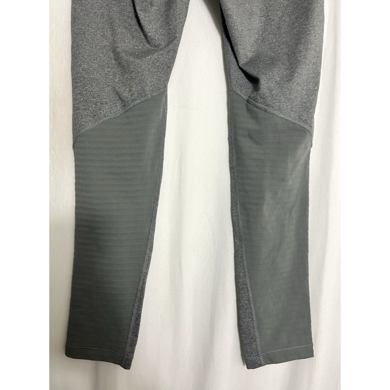 Nike Nike Dri-Fit Leggings Womens 2XL Gray Embroidered Compression Activewear Size 40" / US 18 - 7 Thumbnail
