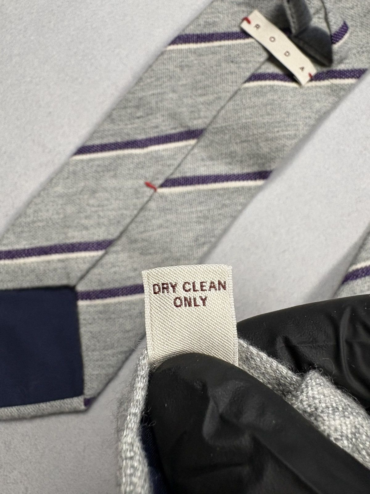 RODA Roda Cashmere Striped Tie Grey Purple 100% Cashmere Italy Size ONE SIZE - 11 Thumbnail