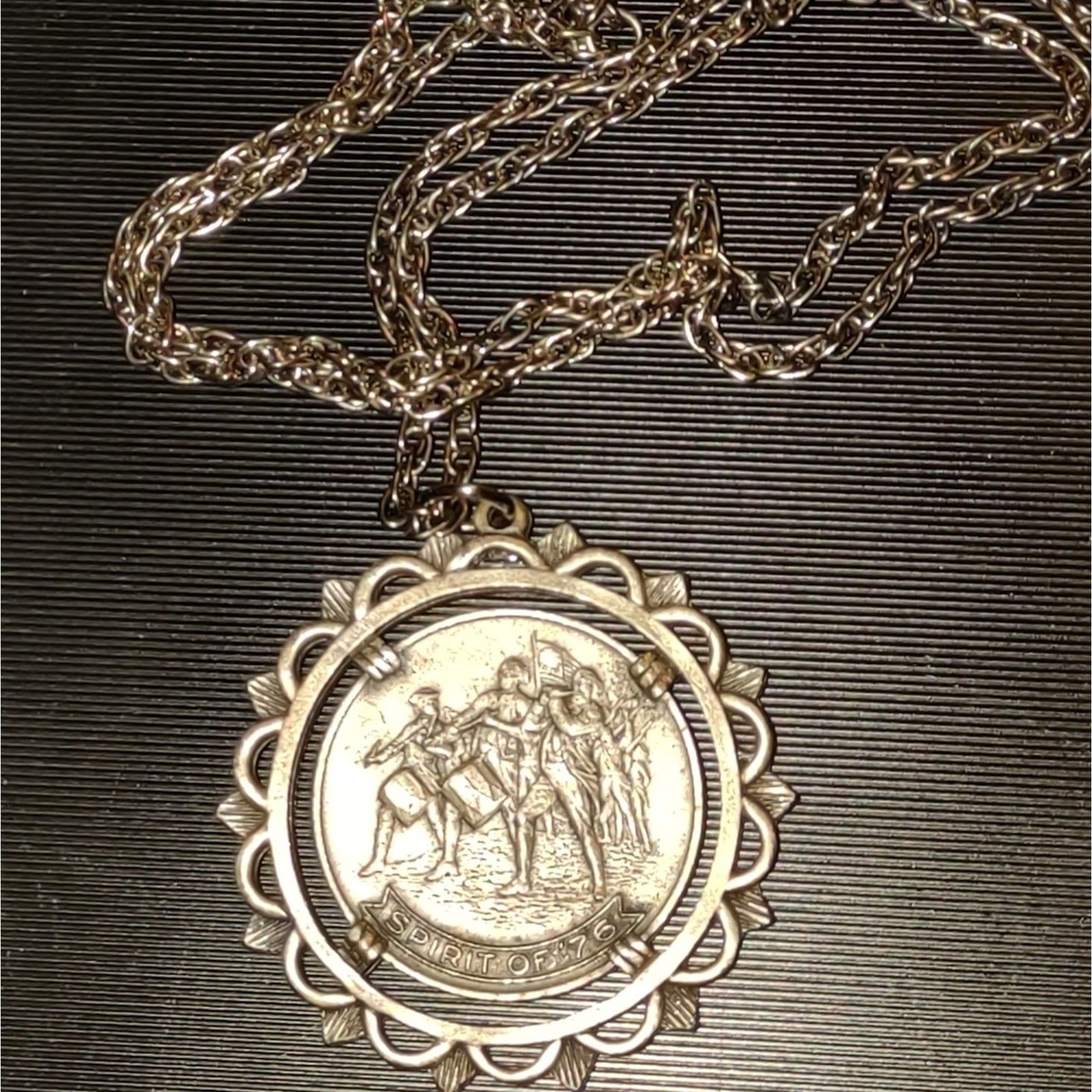 Vintage Beautiful old vintage bicentennial coin 1776 /1976 necklace Size ONE SIZE - 1 Thumbnail