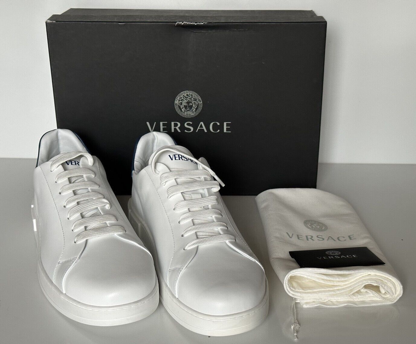 o1bs11s0923 Sneakers in White/Blue