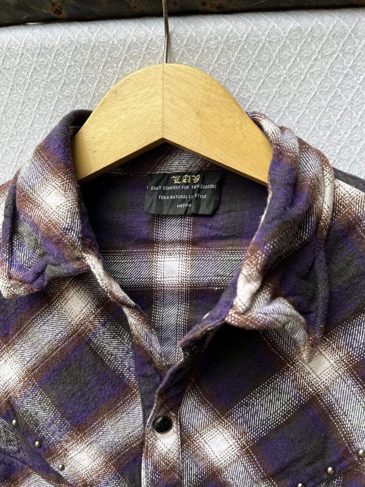 20471120 × Japanese Brand Japanese poem pink rose studded flannel shirt Size US M / EU 48-50 / 2 - 7 Thumbnail