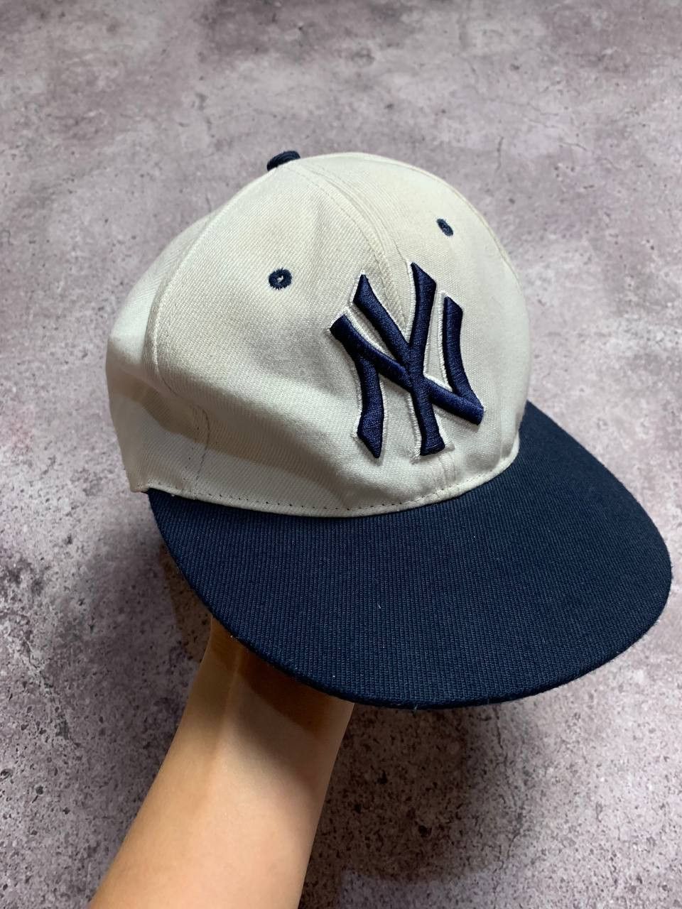 New York Yankees 90s New Era Yankees hat Size ONE SIZE - 2 Thumbnail