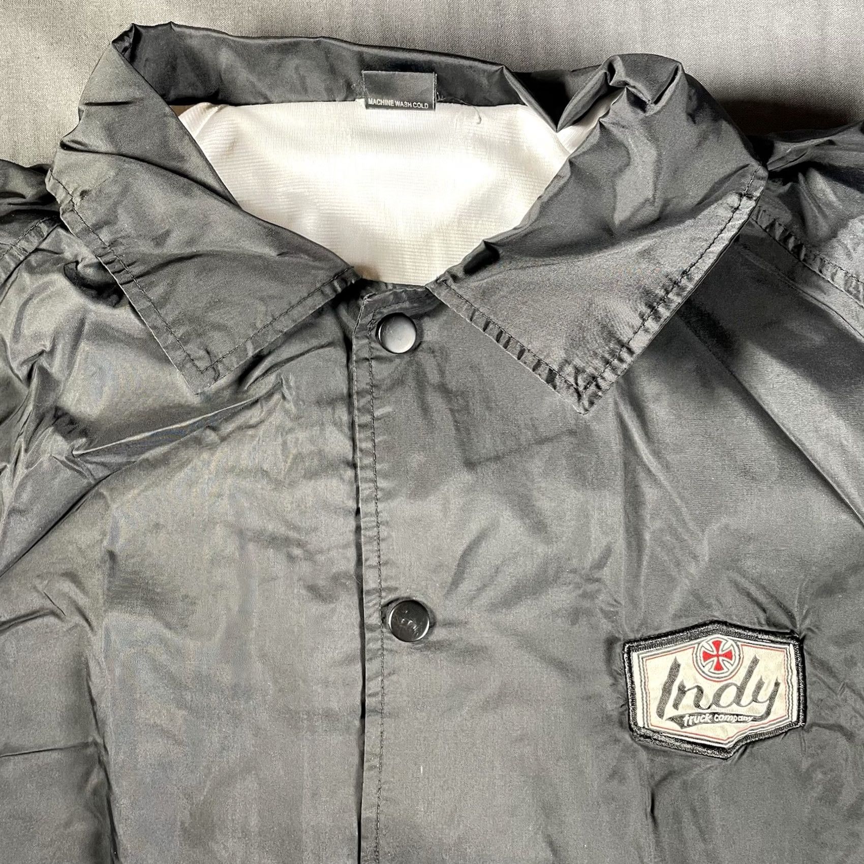 Vintage VINTAGE Independent Trucks Windbreaker Mens L Black Nylon Softshell Snap Coach's Jacket Size US L / EU 52-54 / 3 - 2 Thumbnail