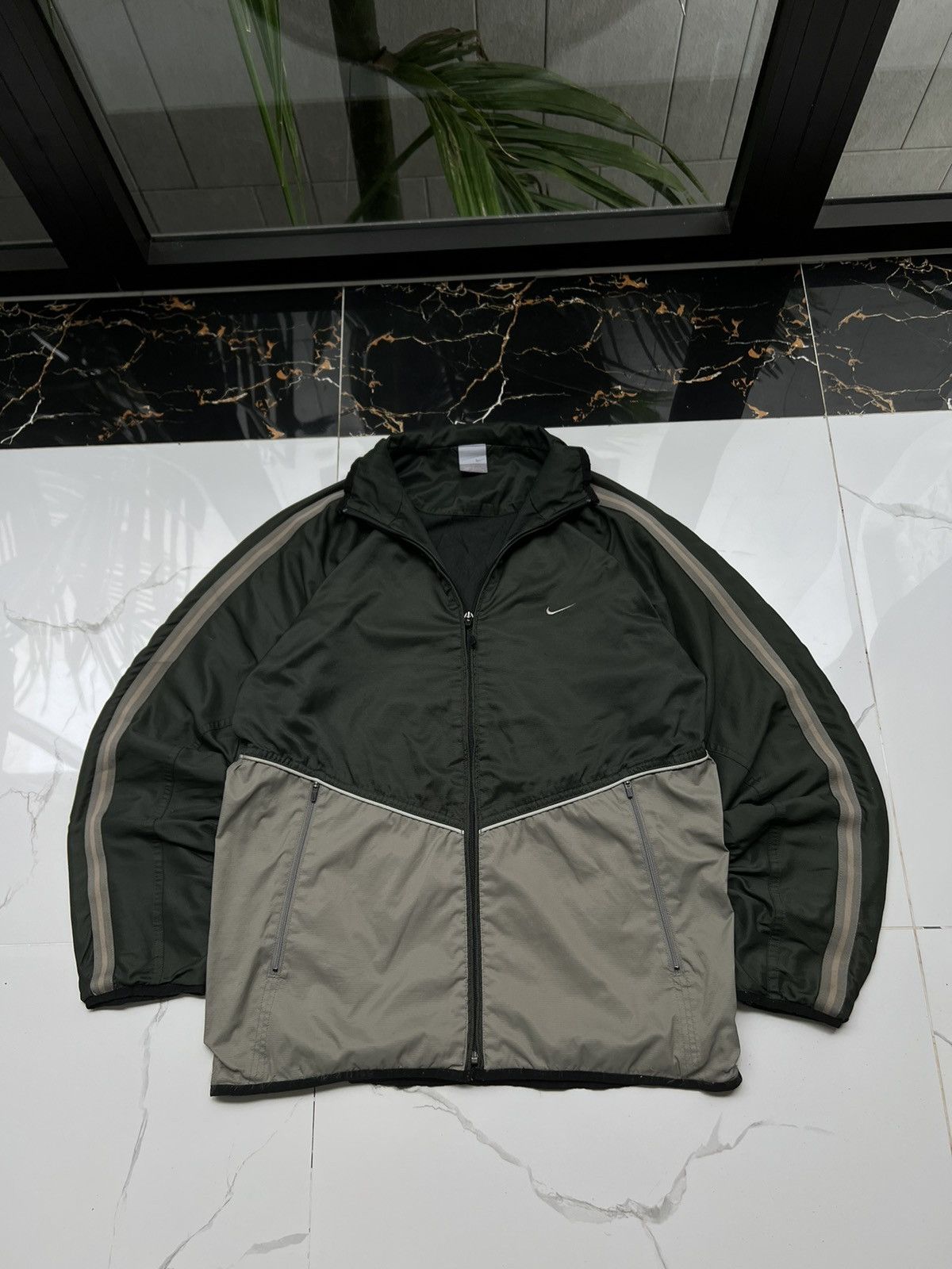 Nike × Vintage 90's NIKE RARE SWOOSH LOGO TRACK JACKET Y2K Size US L / EU 52-54 / 3 - 1 Thumbnail