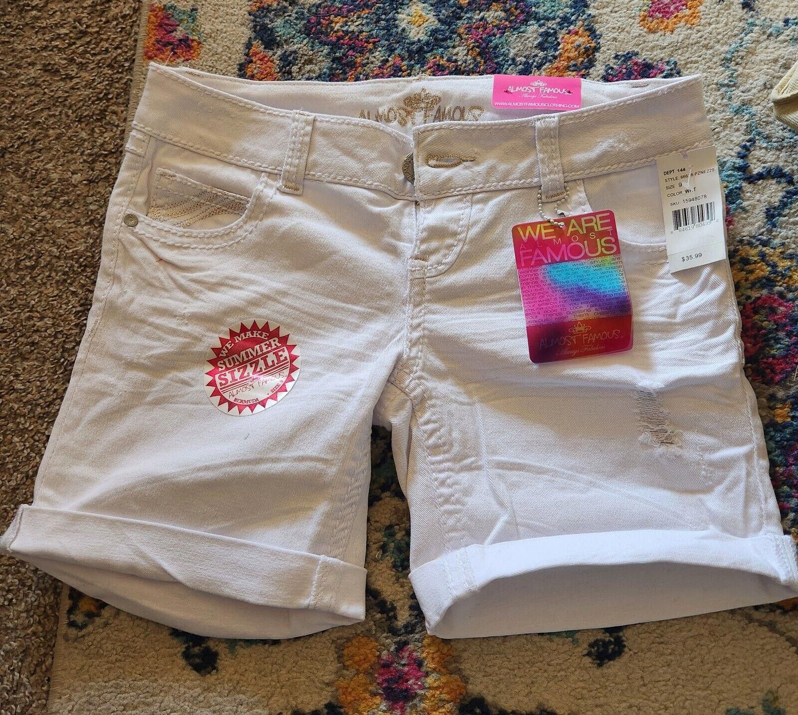 Almost Famous Almost Famous White Bermuda Short Size 9 Size 30" / US 8 / IT 44 - 1 Thumbnail