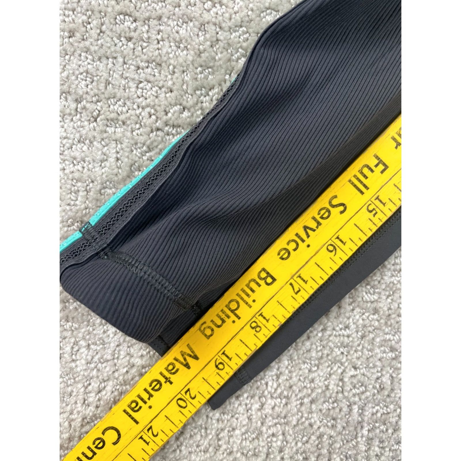 Lululemon Lululemon Leggings Womens Size 6 Cropped Skinny Pull On Black Blue Stretch Yoga Athleisure Medium Spring Summer Fall Womens Size 28" / US 6 / IT 42 - 2 Thumbnail