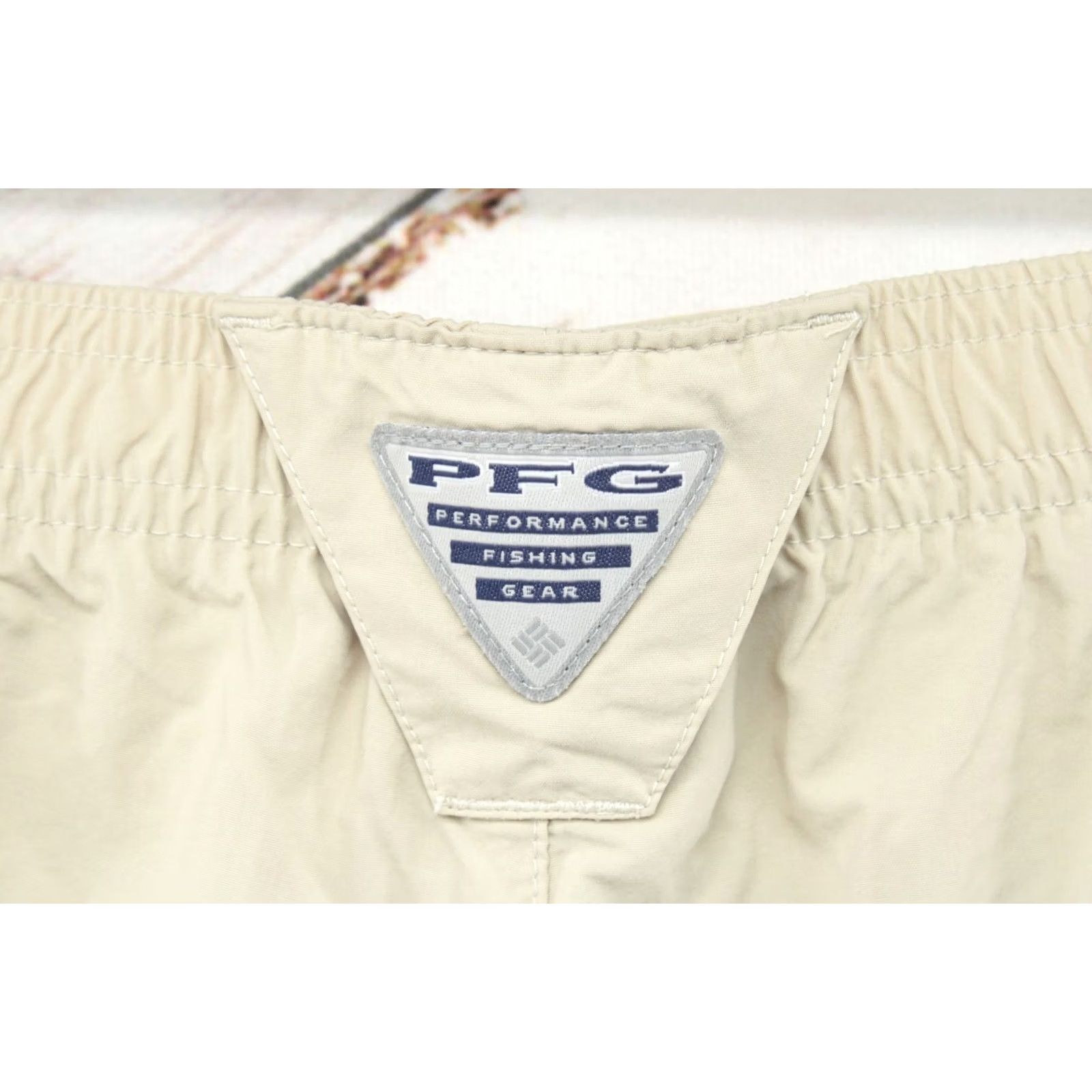 Vintage Columbia Omni-Shield PFG Shorts Mens Large Beige Cargo Chino Beach Outdoor Fishing Nautical PFG Size US 33 - 4 Thumbnail