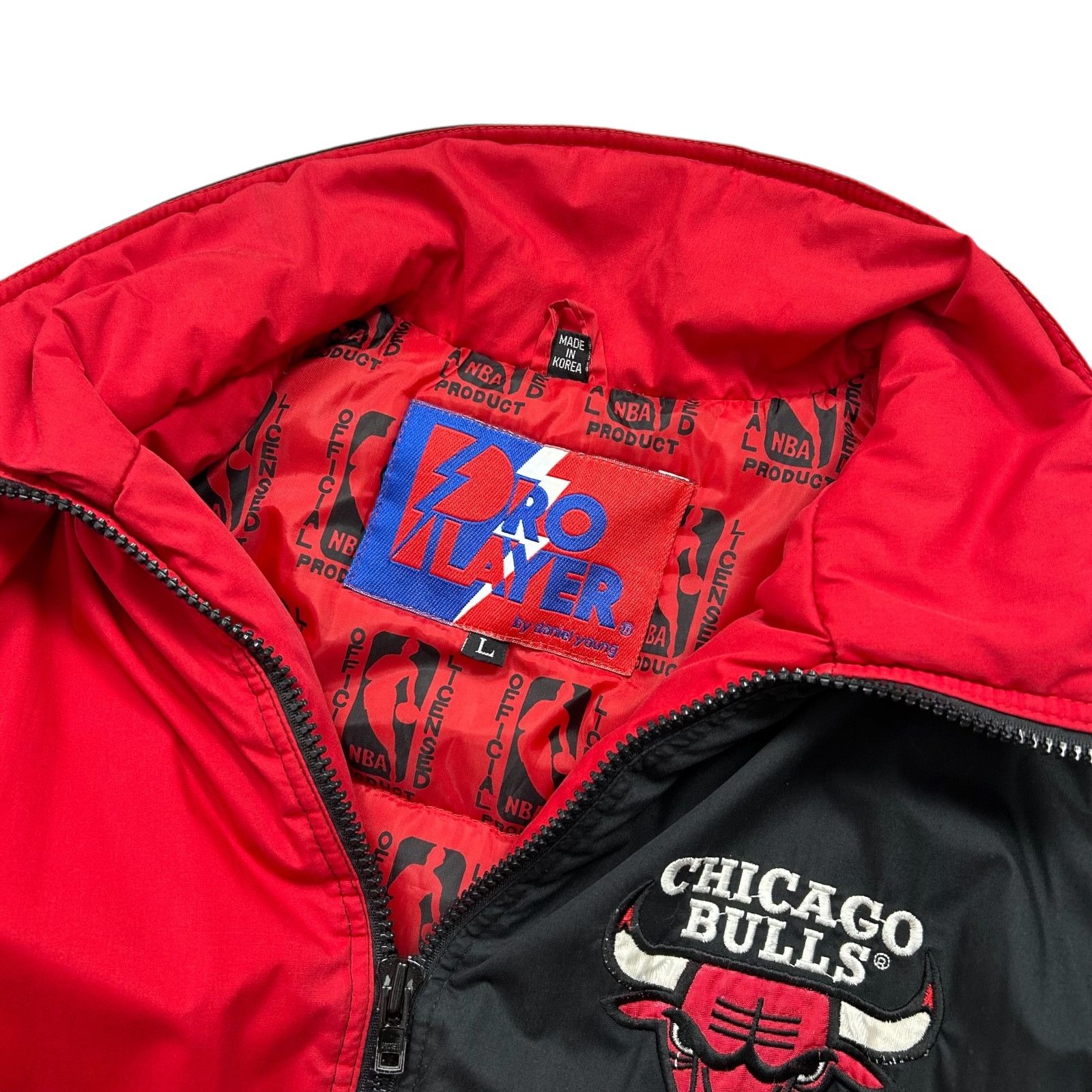 NBA VTG 90s NBA CHICAGO BULLS PRO PLAYER PUFFER JACKET COAT Size US L / EU 52-54 / 3 - 7 Thumbnail