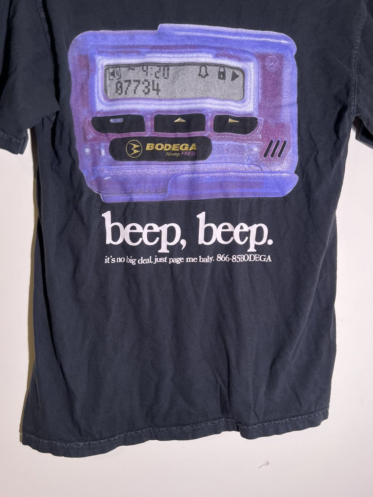 Bodega Bodega Beep Beep Cassette Walkman Radio Designer Retro Shirt Size US S / EU 44-46 / 1 - 4 Thumbnail