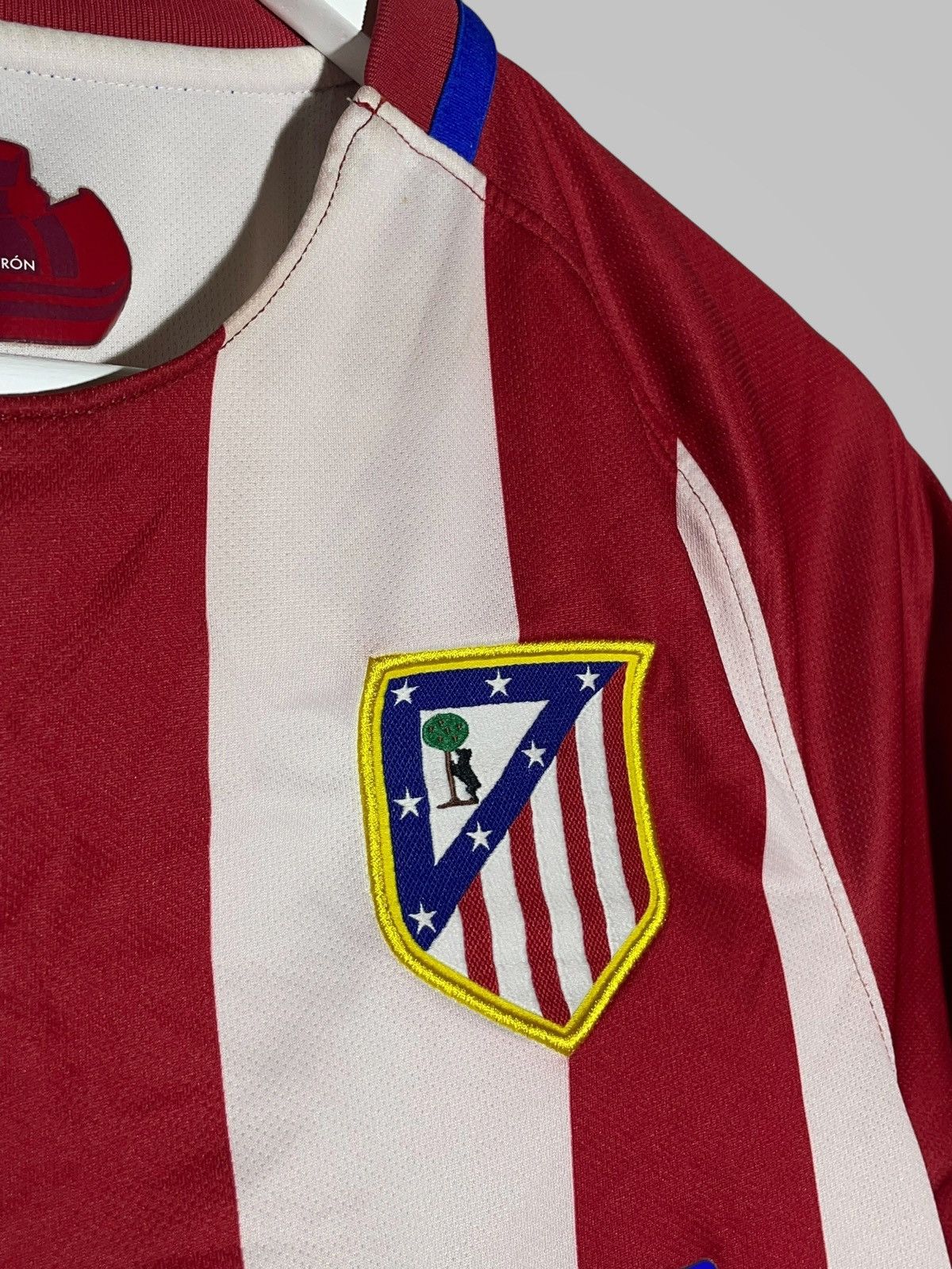 Nike Atletico Madrid Nike 2016/17 Home Football Shirt Size US S / EU 44-46 / 1 - 3 Thumbnail