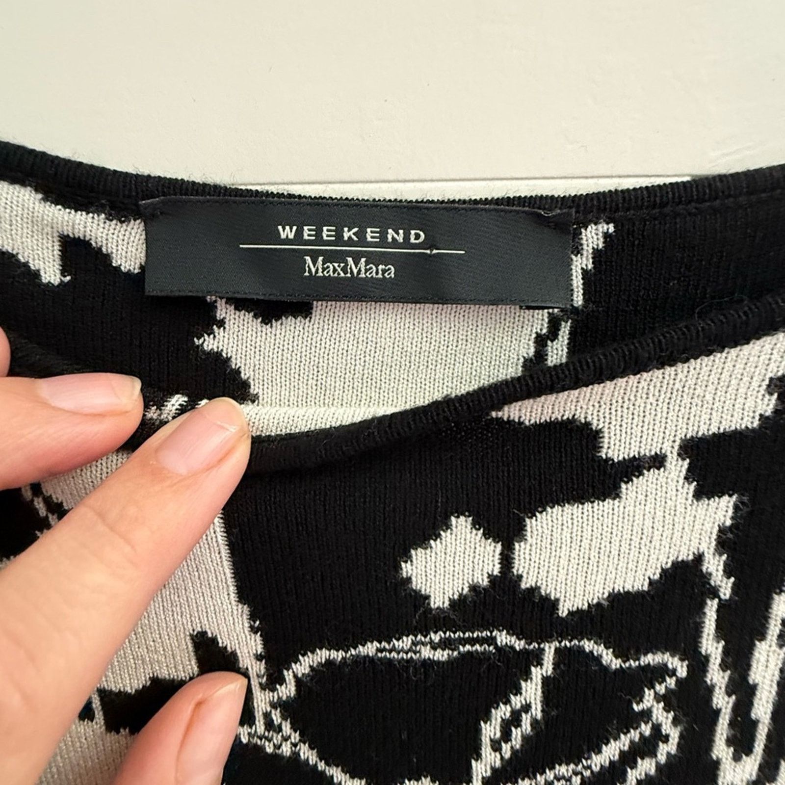 Weekend Max Mara Weekend Max Mara Black Ivory Knit Top Sweater Floral Print L Size L / US 10 / IT 46 - 7 Thumbnail