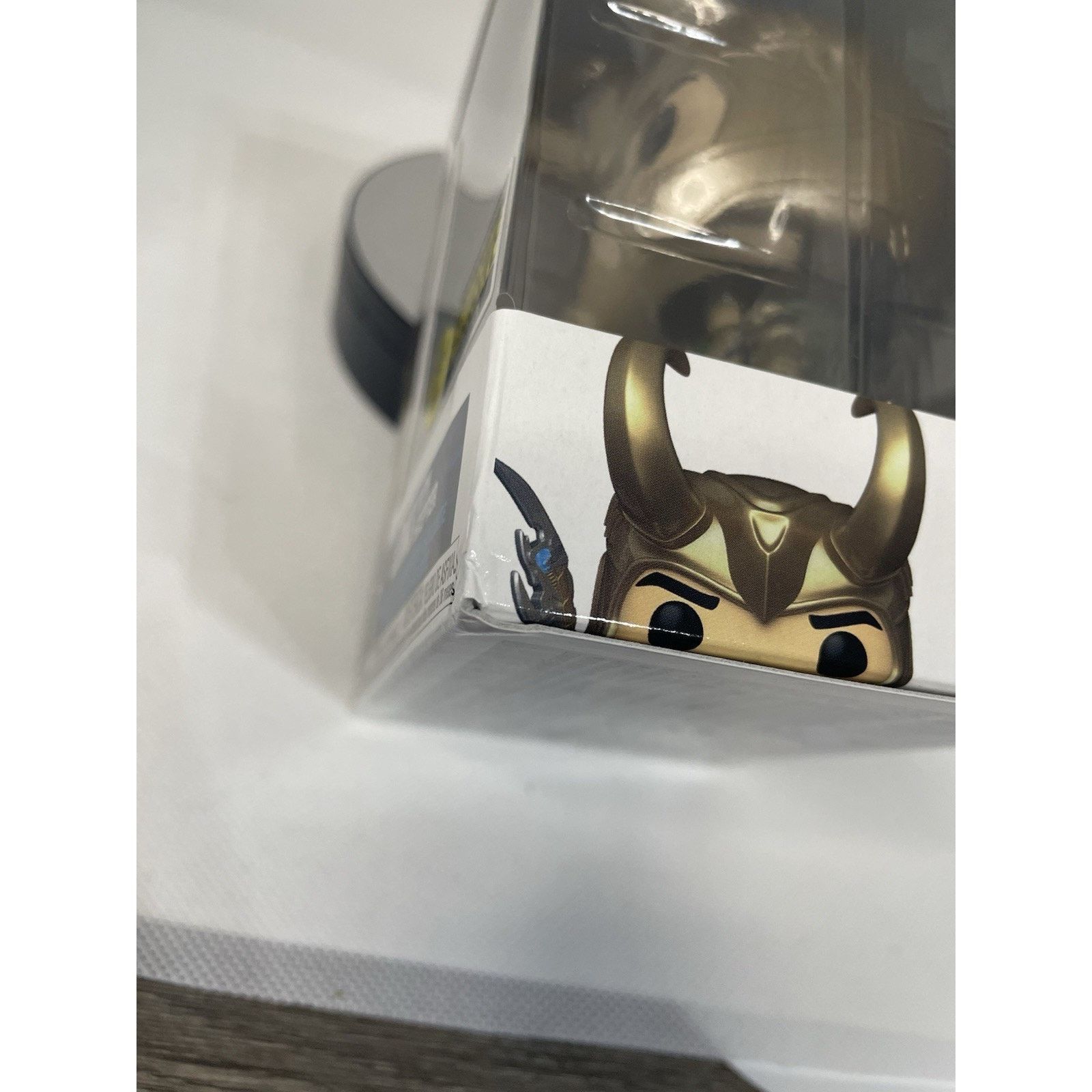 Marvel Comics Funko Pop! Loki W Scepter Entertainment Earth Exclusive #985 Size ONE SIZE - 11 Thumbnail