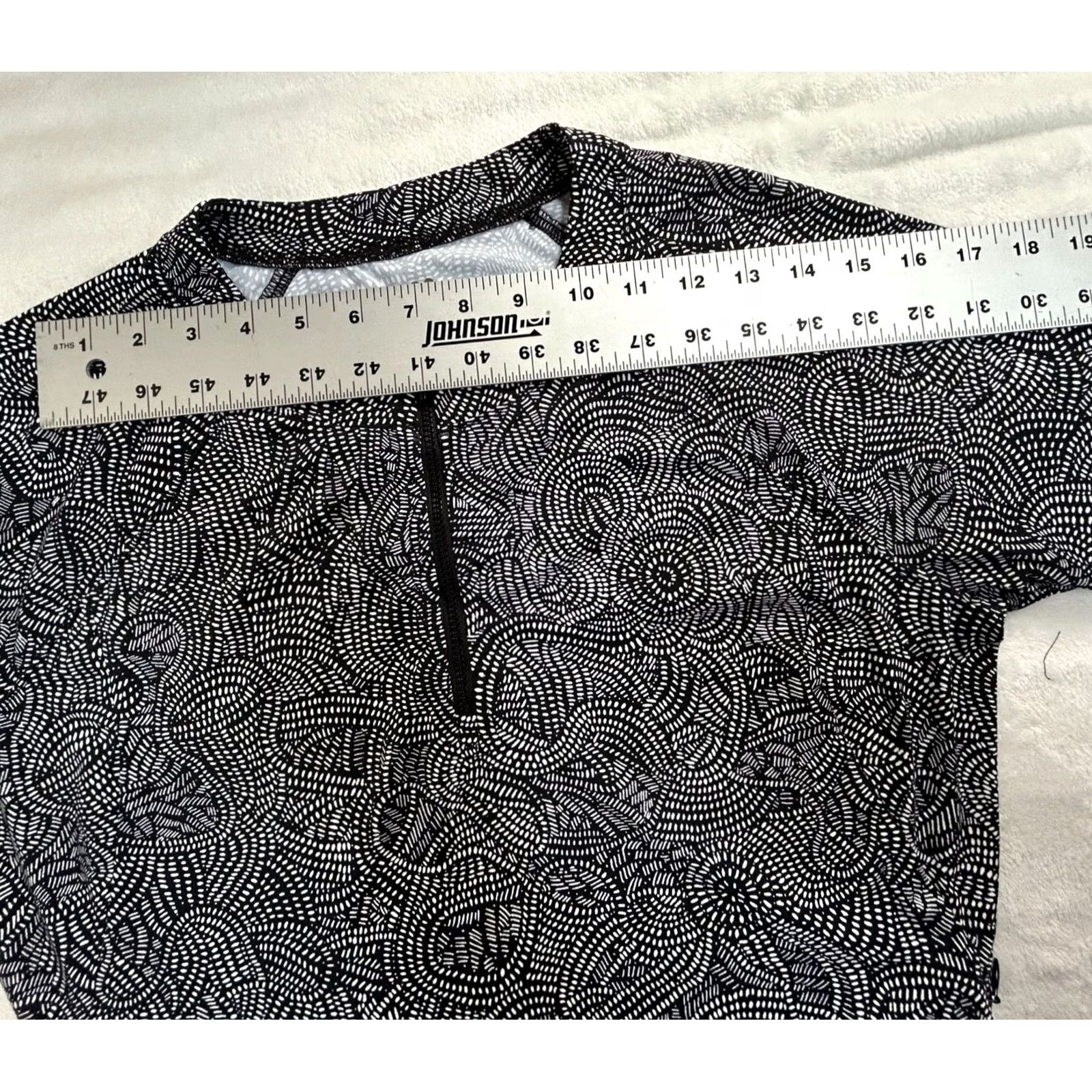 Vintage Title Nine Womens Black & White Abstract Long Sleeve Top Medium 1/4 Zip Pullover Size M / US 6-8 / IT 42-44 - 6 Thumbnail