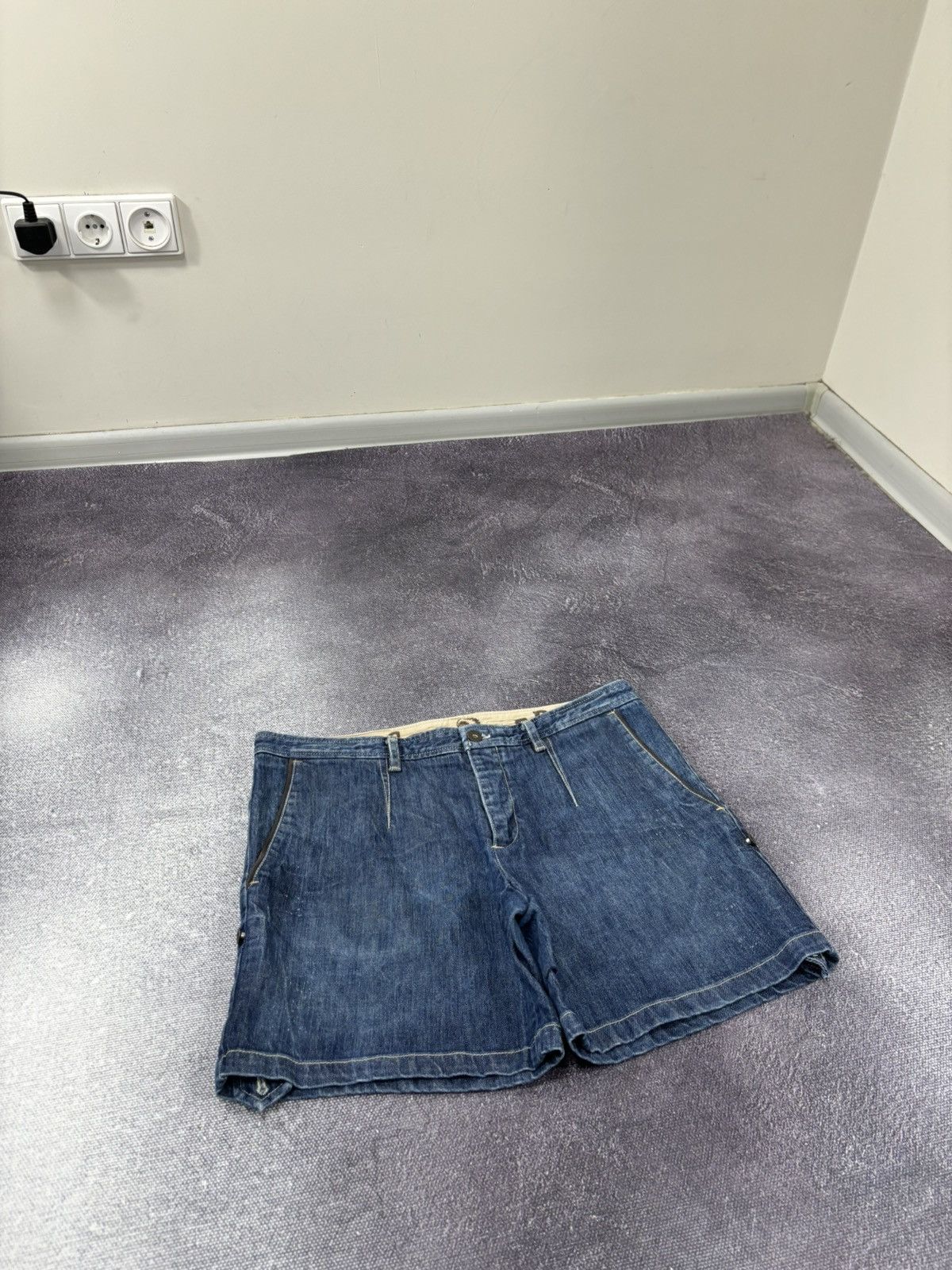 Dolce & Gabbana Vintage Dolce & Gabbana Women’s Blue Hype Mini Denim Shorts Size 34" / US 12 / IT 48 - 3 Thumbnail