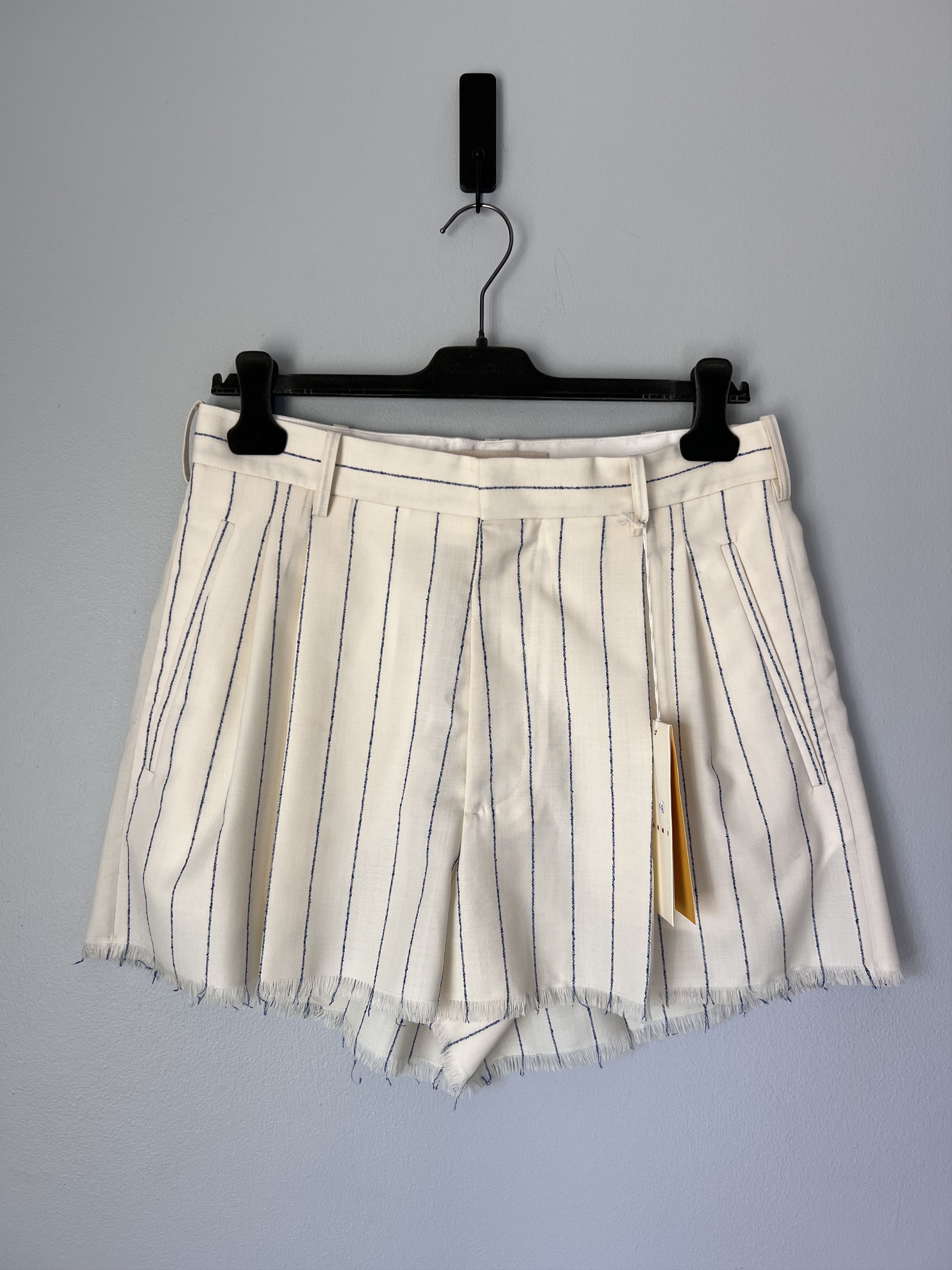 Marni Marni Pinstripe Frayed Mini Shorts in White Size US 32 / EU 48 - 1 Thumbnail