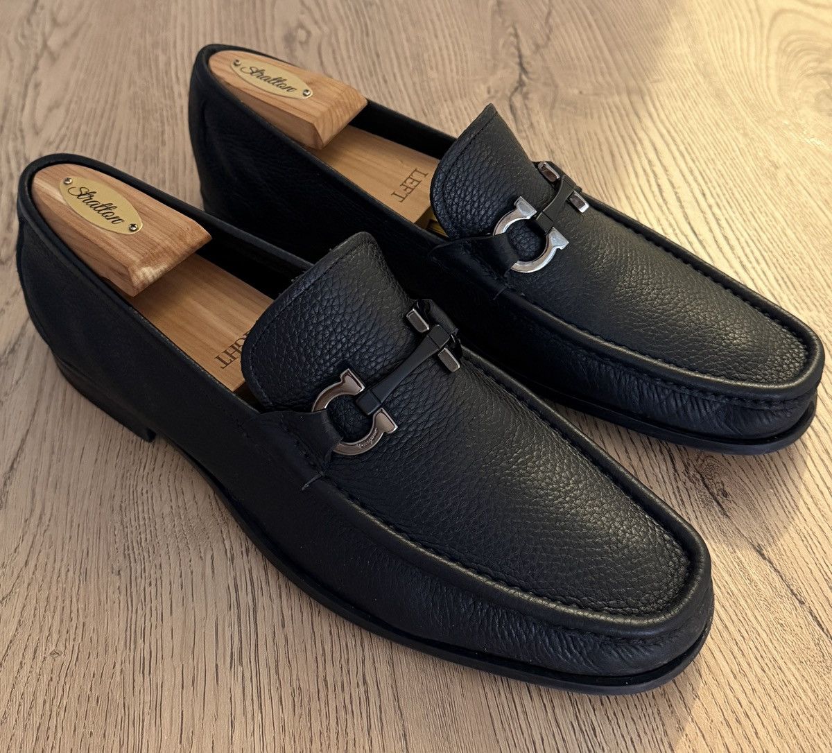 Salvatore Ferragamo Ferragamo Gancini Moccasin – Size 11 + Dust Bag Size US 11 / EU 44 - 2 Thumbnail