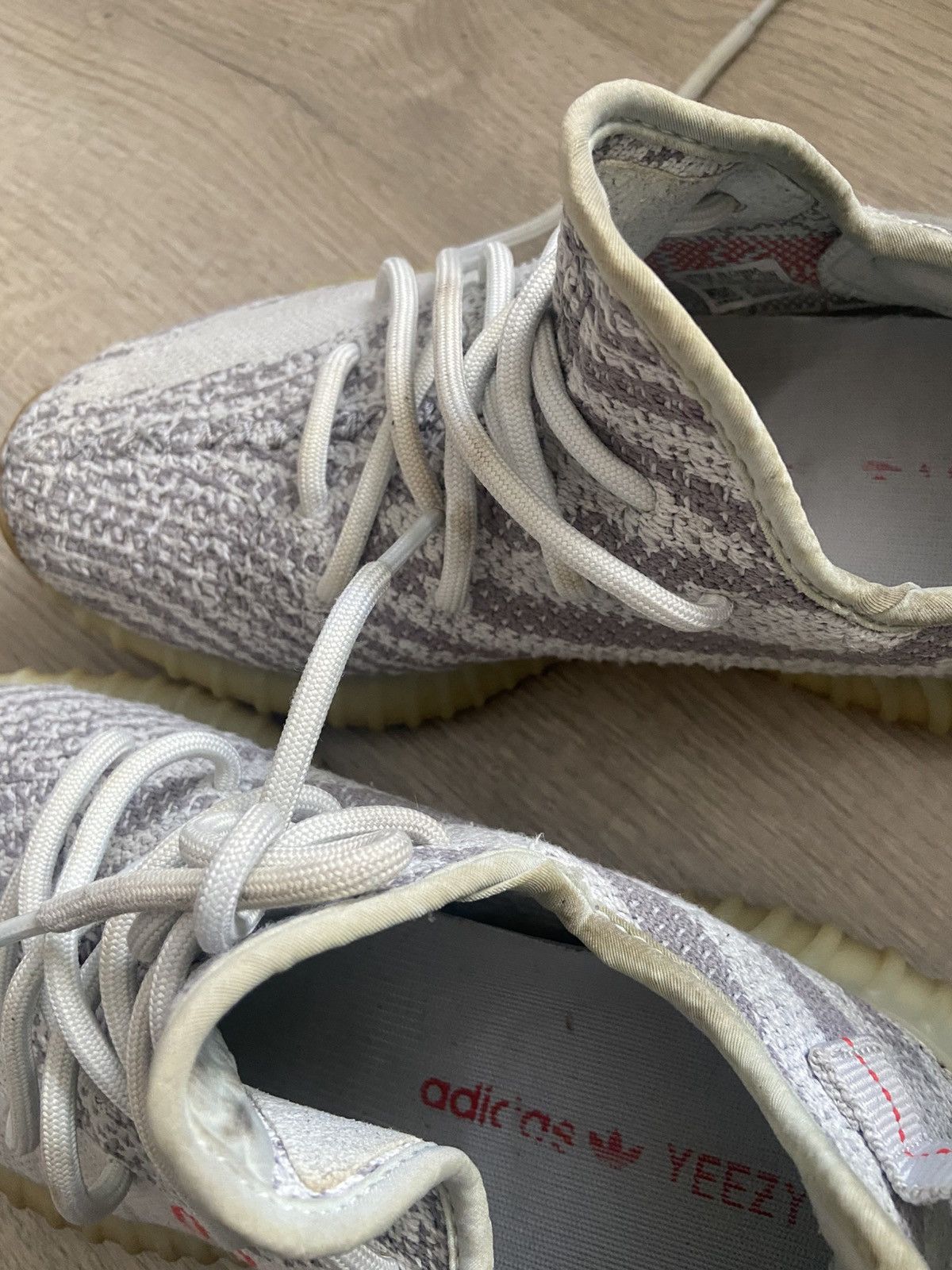 Yeezy Adidas Yeezy Boost 350 V2 Low Blue Tint Size US 8 / EU 41 - 9 Thumbnail