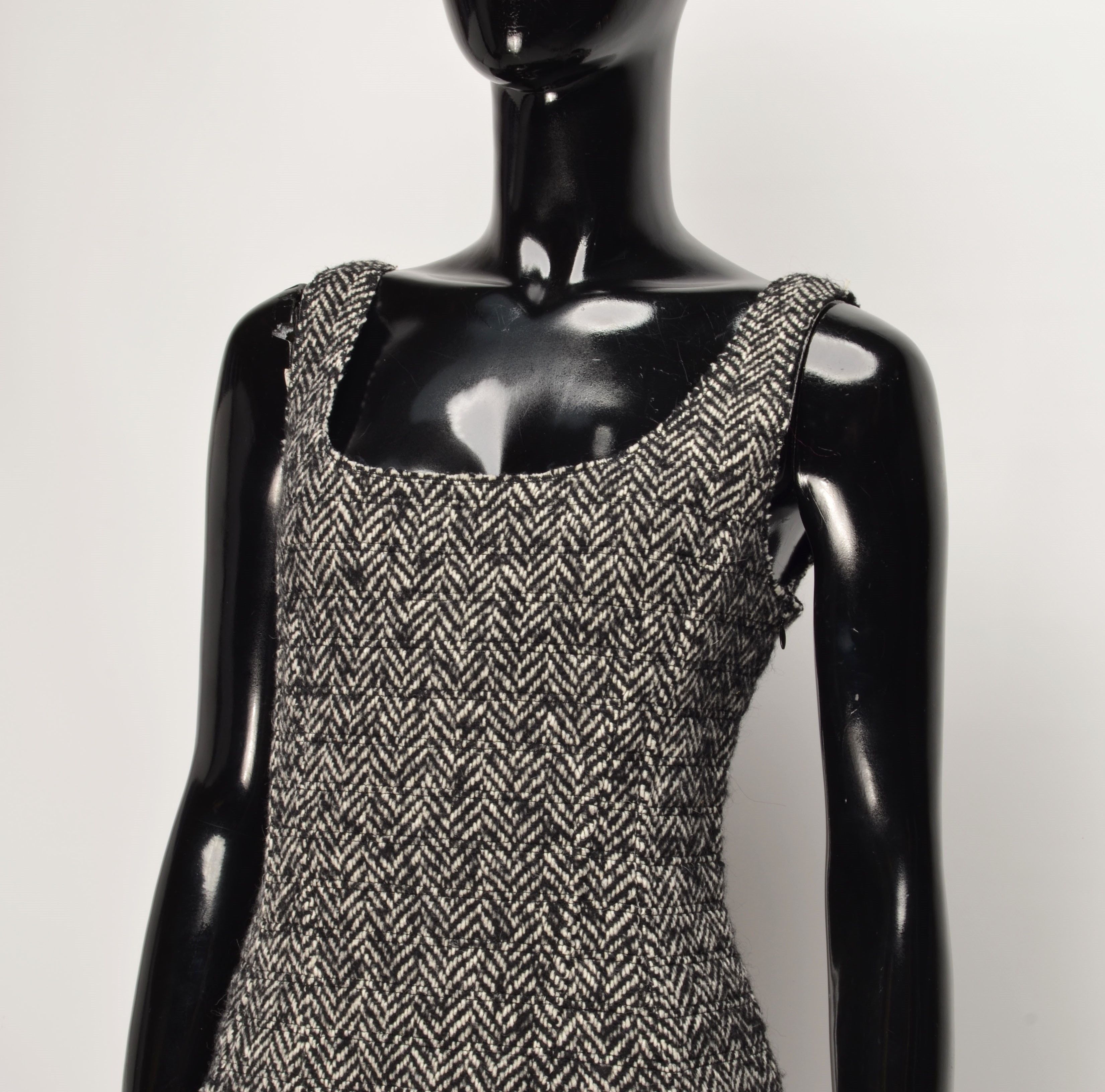 Dolce & Gabbana Dolce & Gabbana Wool Blend Tweed Gray Corset Mini Dress Size M / US 6-8 / IT 42-44 - 2 Thumbnail