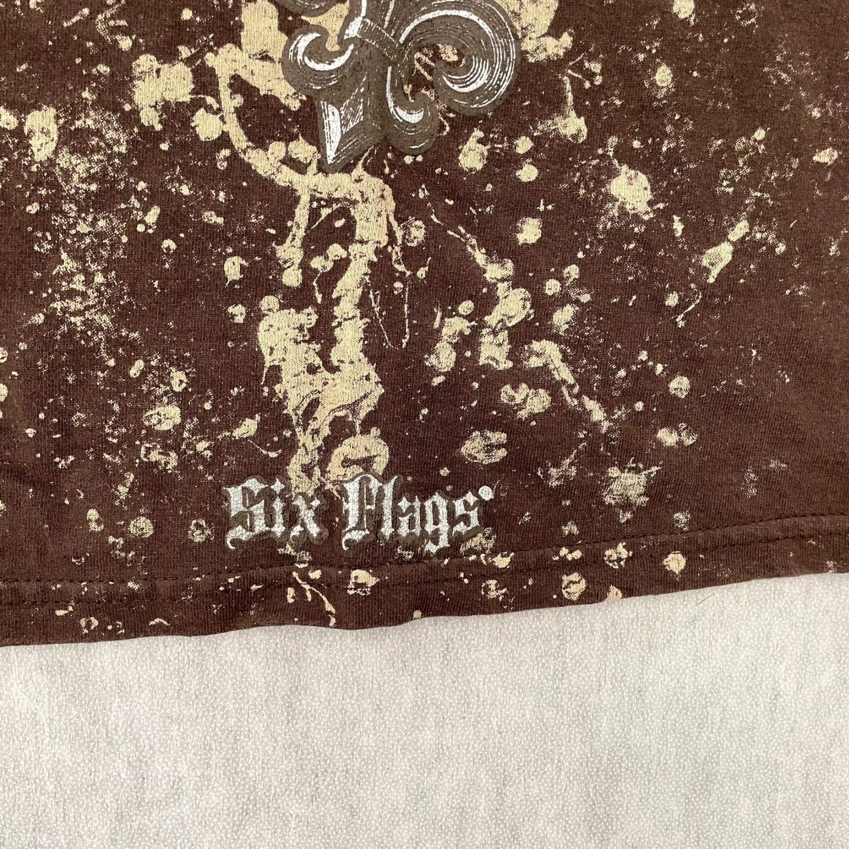 Vintage Six Flags Shirt Adult Medium Brown Six Flags Theme Park Skull Graphic T-Shirt Mens M Brown Amusement Park 90s Skull Theme Comics Mens Size US M / EU 48-50 / 2 - 4 Thumbnail