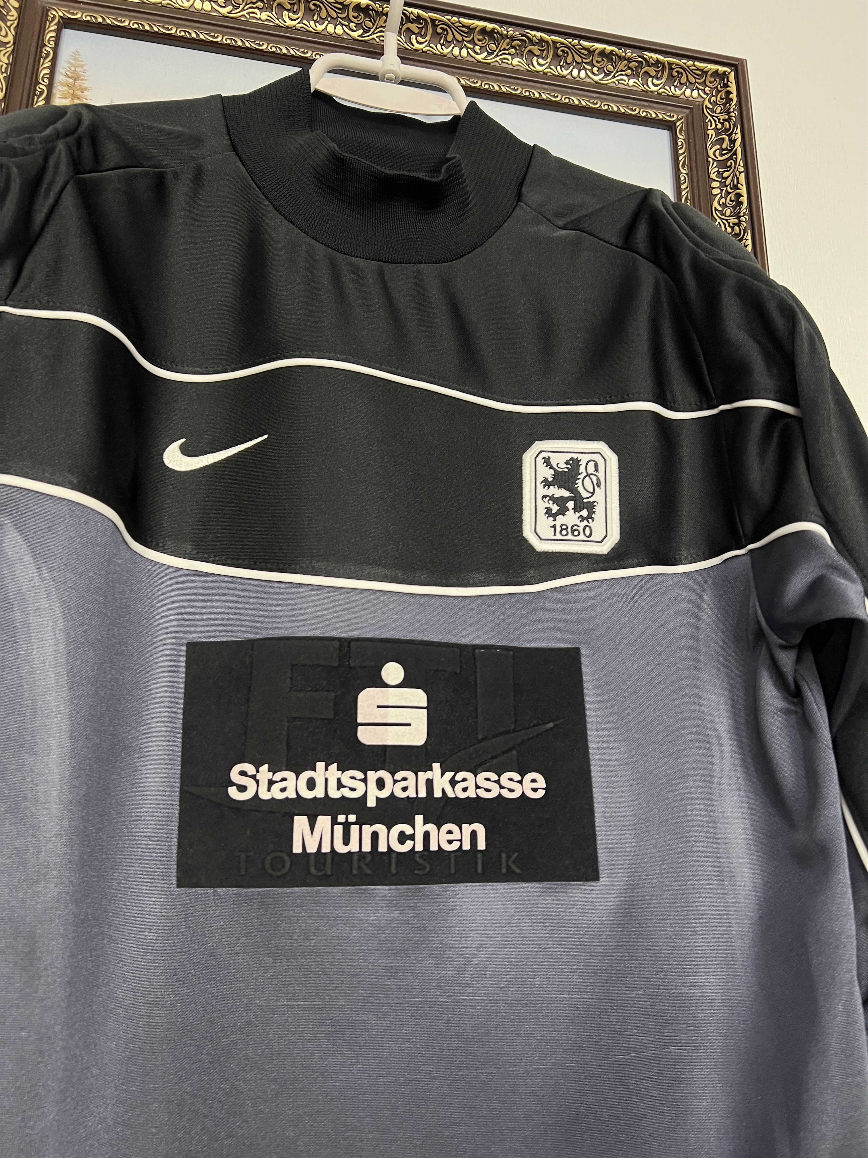 Nike 1860 Munich Special football shirt Goalkeeper Jersey Trikot Size US S / EU 44-46 / 1 - 3 Thumbnail
