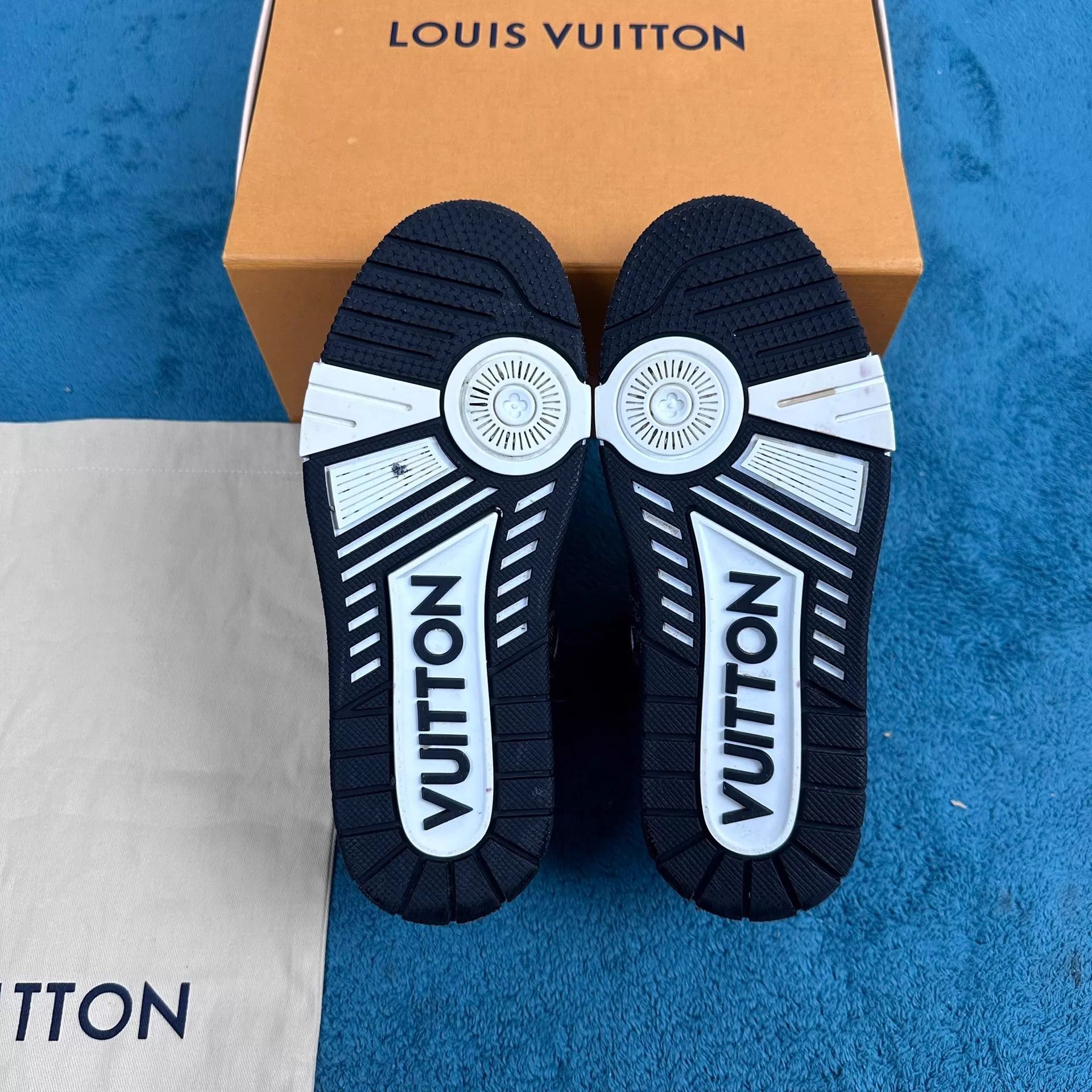 Louis Vuitton LV Trainer Black White Panda Allover Print Denim 35 Size US 4.5 / IT 34.5 - 5 Thumbnail