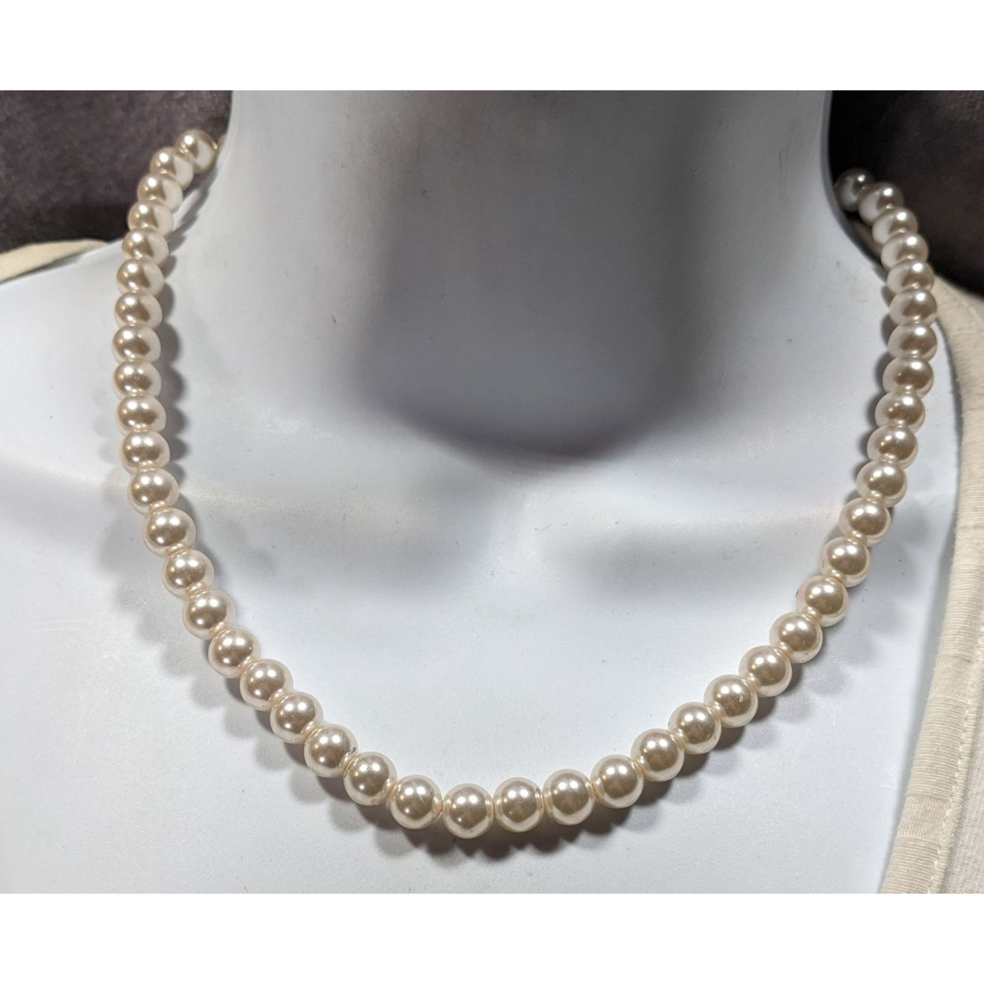 Other Vintage Faux Pearl Beaded Necklace With Hidden Bead Box Clas Size ONE SIZE - 4 Thumbnail