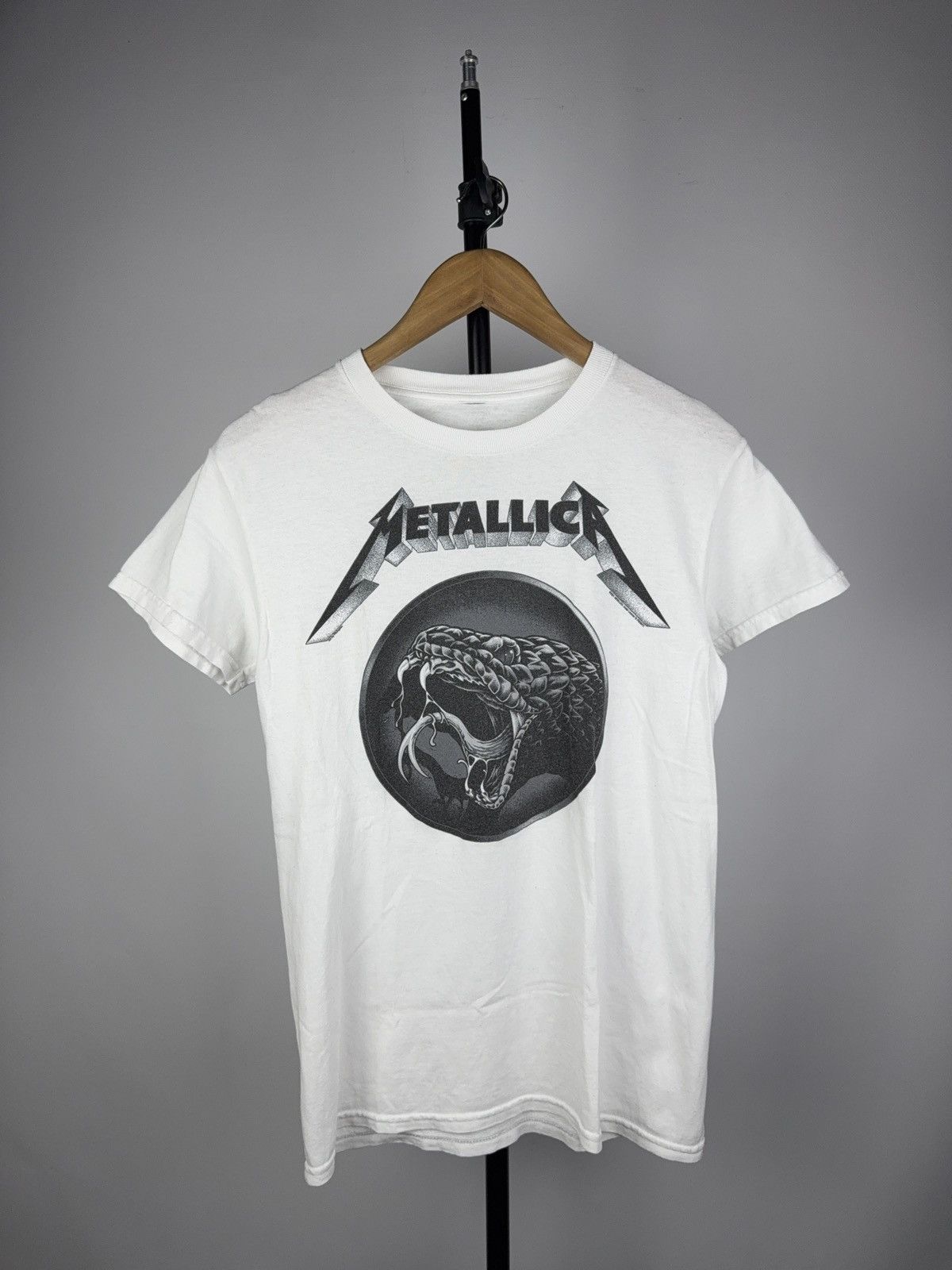 Metallica Vintage 2021 Big Logo Metallica Album Poster Band T Shirt Size US S / EU 44-46 / 1 - 1 Thumbnail