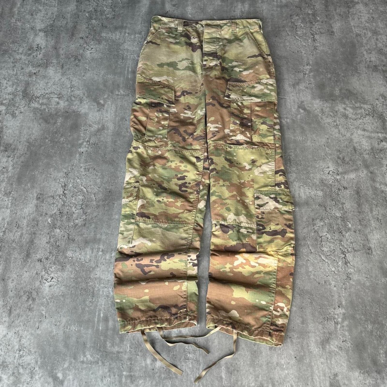 Vintage Vintage Y2K Army Camo Cargo Skater Technical Utility Pants Size US 30 / EU 46 - 1 Thumbnail