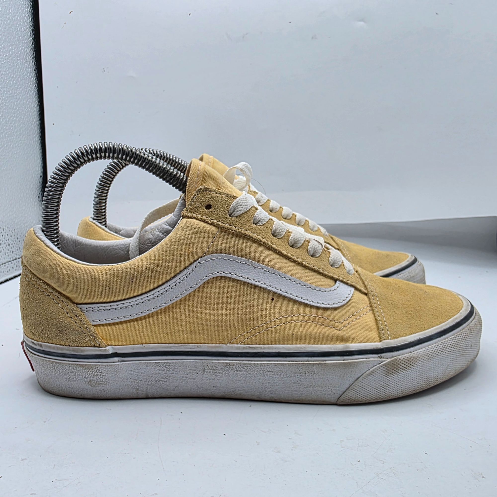 Vans Vans Old Skool Womens 8 Mustard Yellow White Skate Shoes Cas Size US 8 / IT 38 - 12 Thumbnail