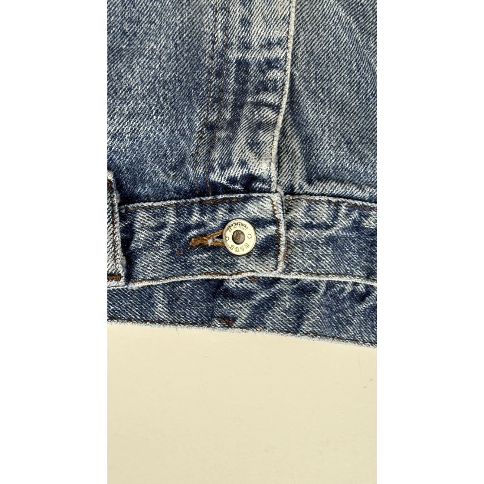 Lee Vintage Lee Jeans Mens 33x30 Blue Distressed Straight Denim 5 Pocket Made in USA Jeans Men 33 30 Blue Distressed Straight Denim 5 Pocket Made in USA Size US 33 - 5 Thumbnail