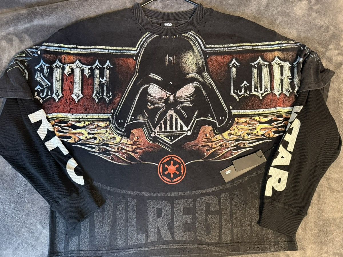 Civil Regime Civil Regime x Star Wars Darth Vader LS tee size LG Size US L / EU 52-54 / 3 - 1 Thumbnail