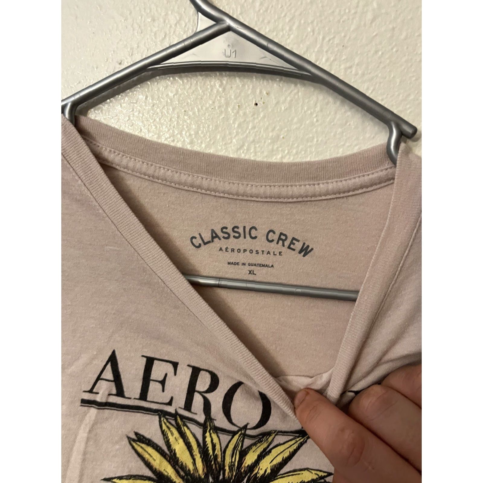Vintage Aeropostale Womens XL T-Shirt Crew Neck Pink Floral Logo Short Sleeve Classic Crew T-Shirt Womens XL Pink Floral Logo 90s? Size XL / US 12-14 / IT 48-50 - 2 Thumbnail