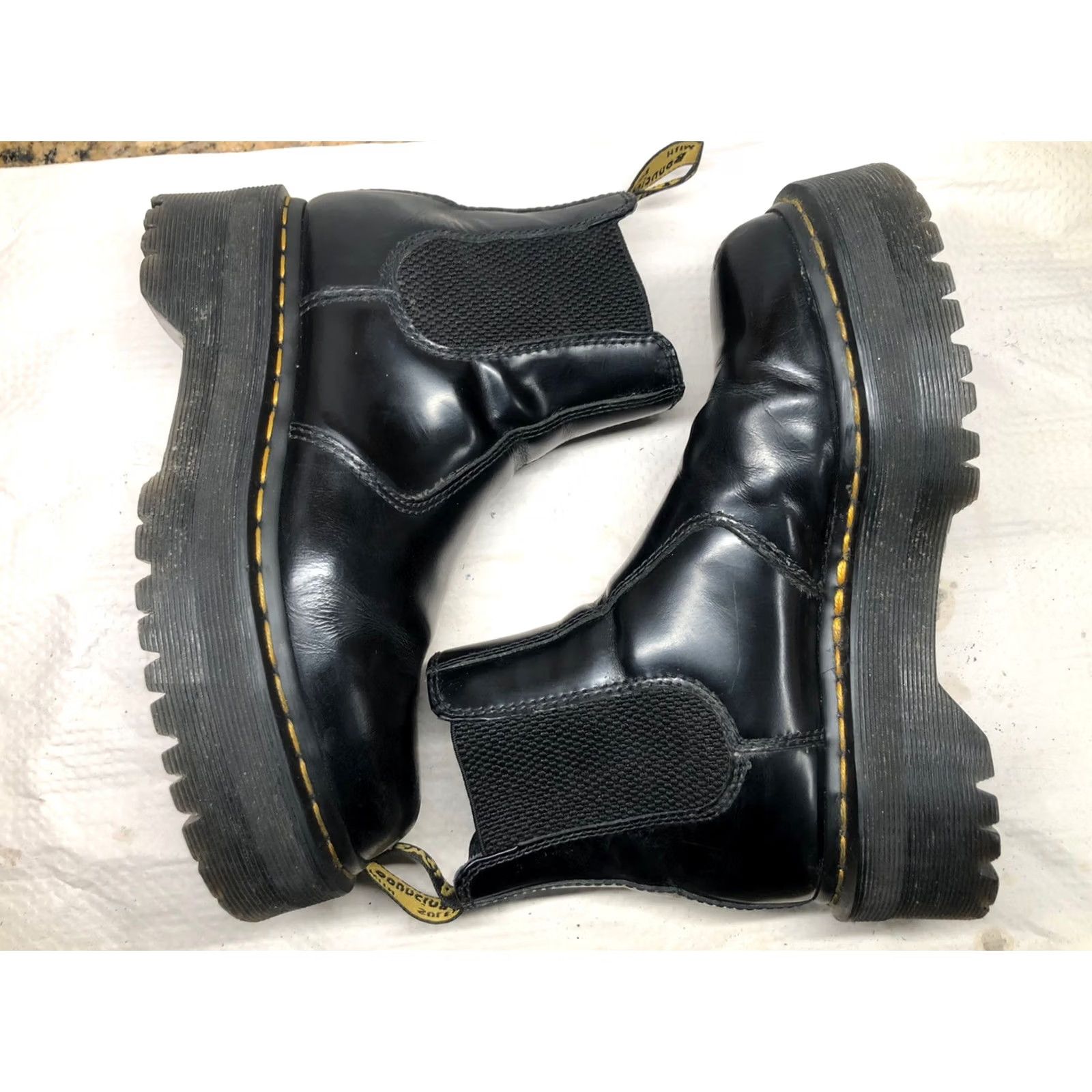 Dr. Martens Dr. Martens 2976 Quad Chelsea Boots Black Smooth Leather Platform US 6 L / 5 M Size US 4 / IT 34 - 2 Thumbnail