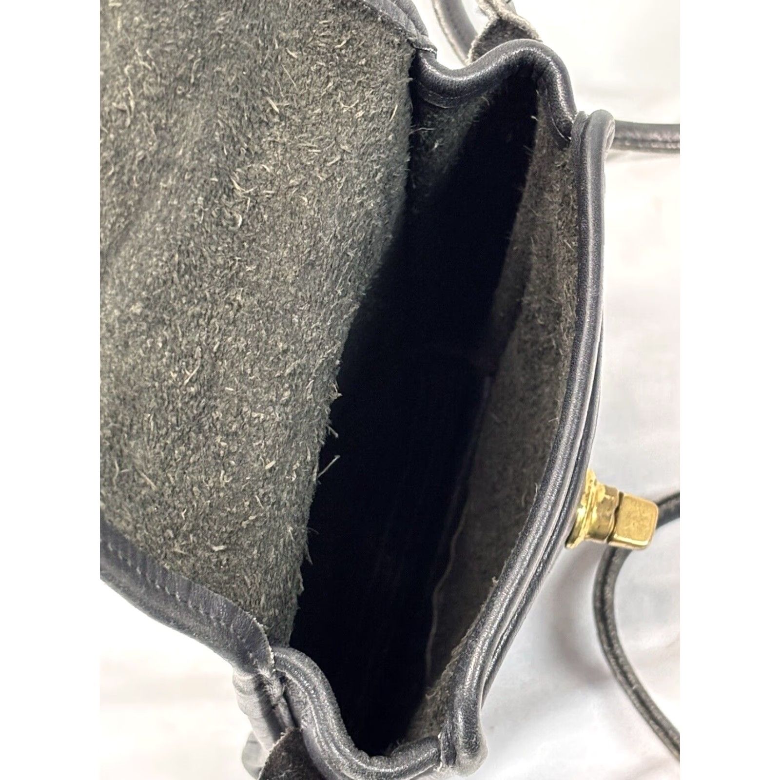 Coach VINTAGE Coach Crossbody Bag Glovetanned Leather Black 9893 Small Womens 7x2x? Travel Casual Distressed 90s? Size ONE SIZE - 6 Thumbnail