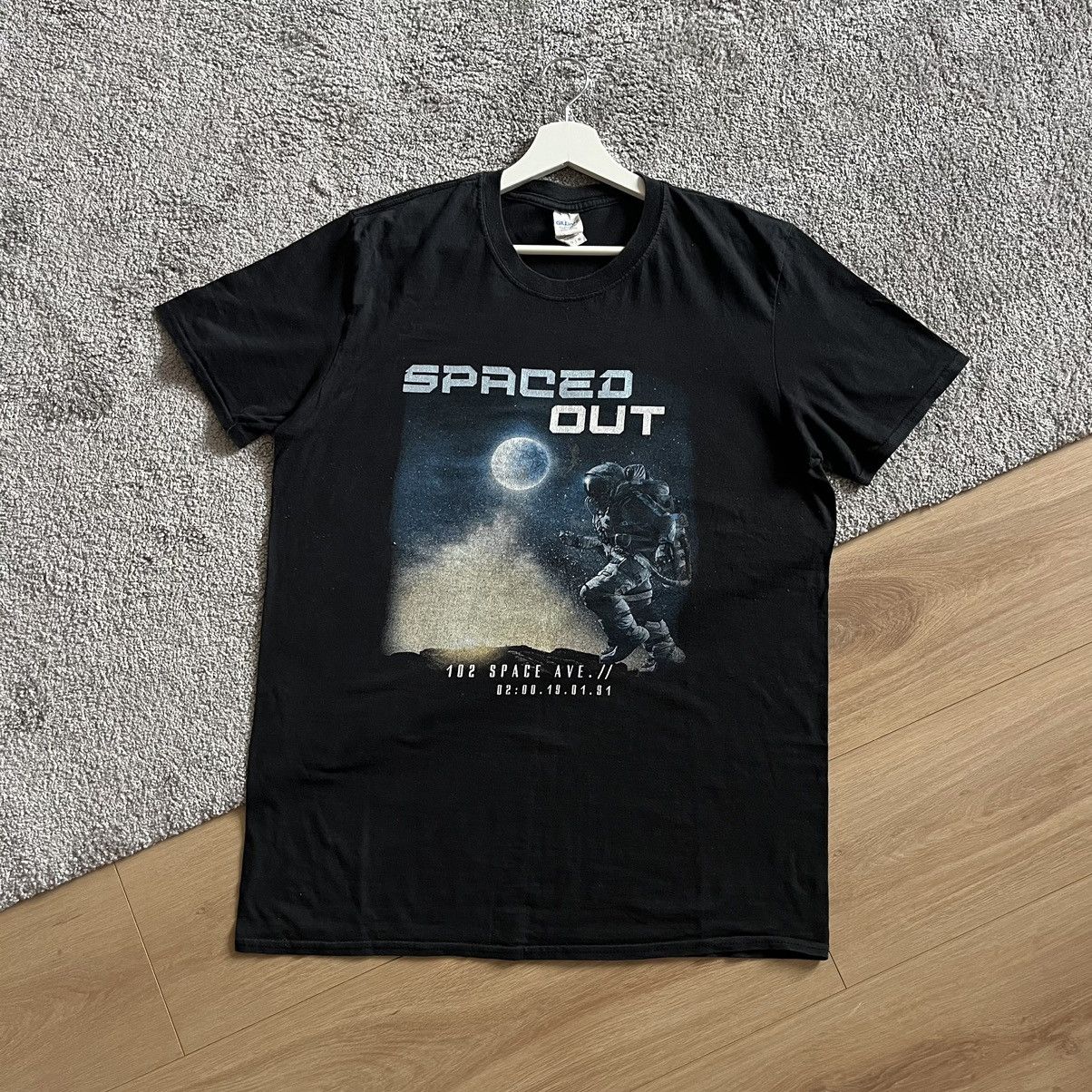 Vintage Vintage Spaced Out 00s T-shirt Size US L / EU 52-54 / 3 - 1 Thumbnail
