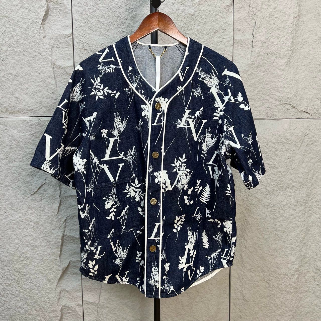 Louis Vuitton lv full print baseball shirt in navy Size US M / EU 48-50 / 2 - 1 Thumbnail