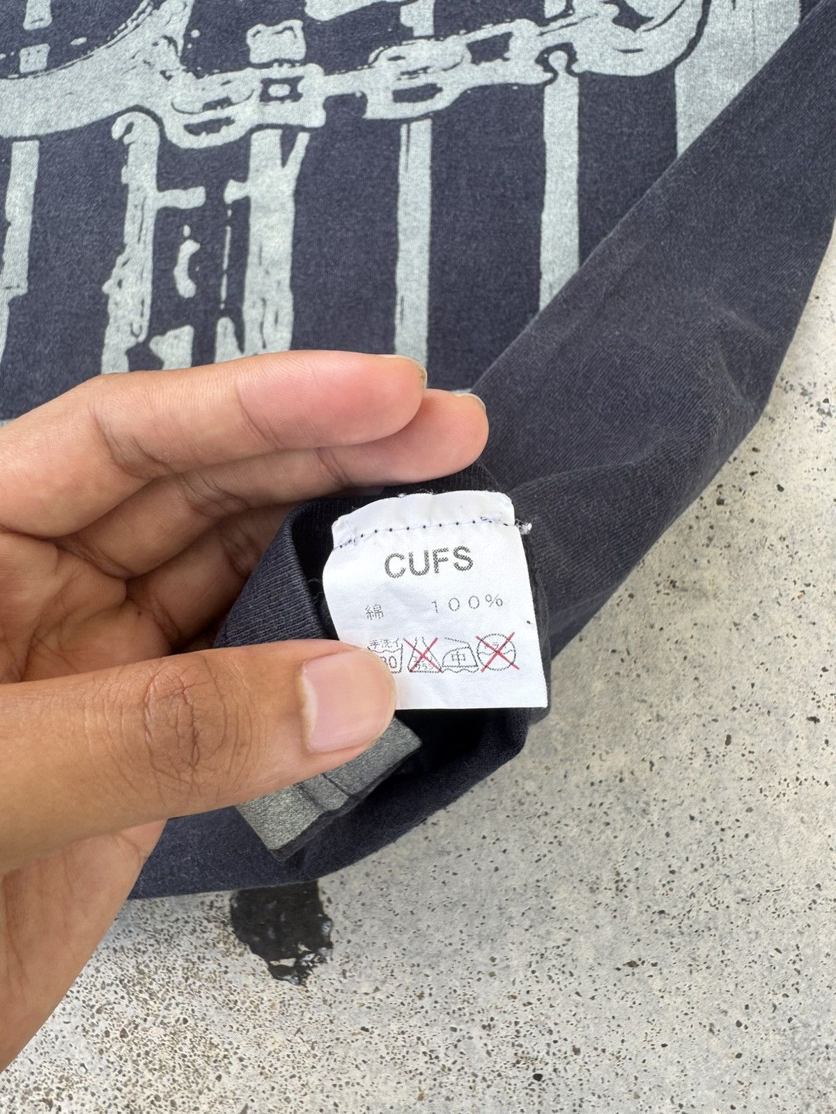 Japanese Brand 2000s CUFS Over Prints Tattoos Grunge Tees Size US M / EU 48-50 / 2 - 7 Thumbnail