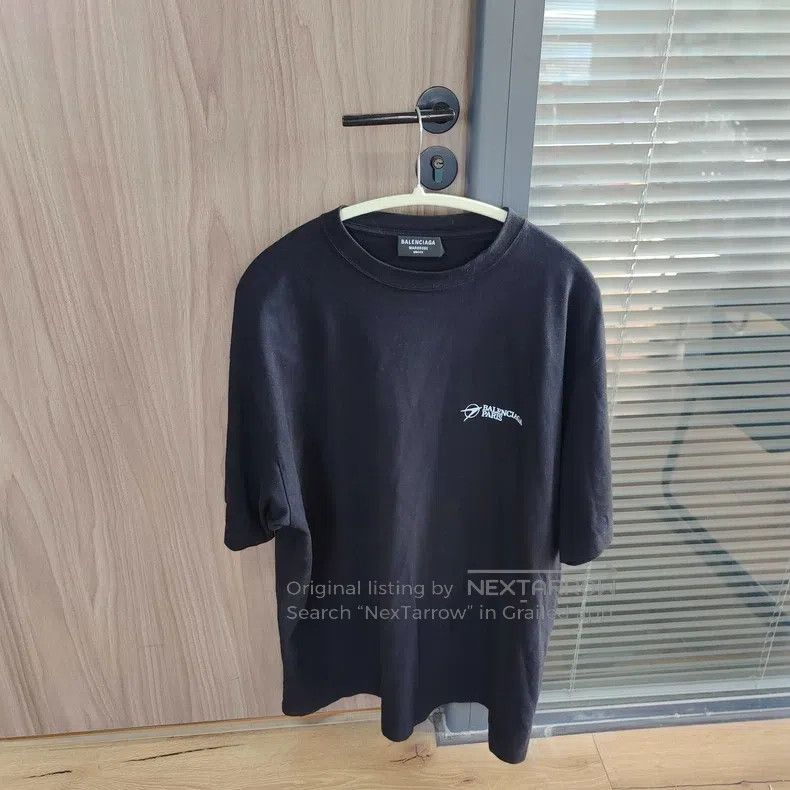 Balenciaga Balenciaga Arrow Embroidered Black Short Sleeve, Size L Size US L / EU 52-54 / 3 - 1 Thumbnail