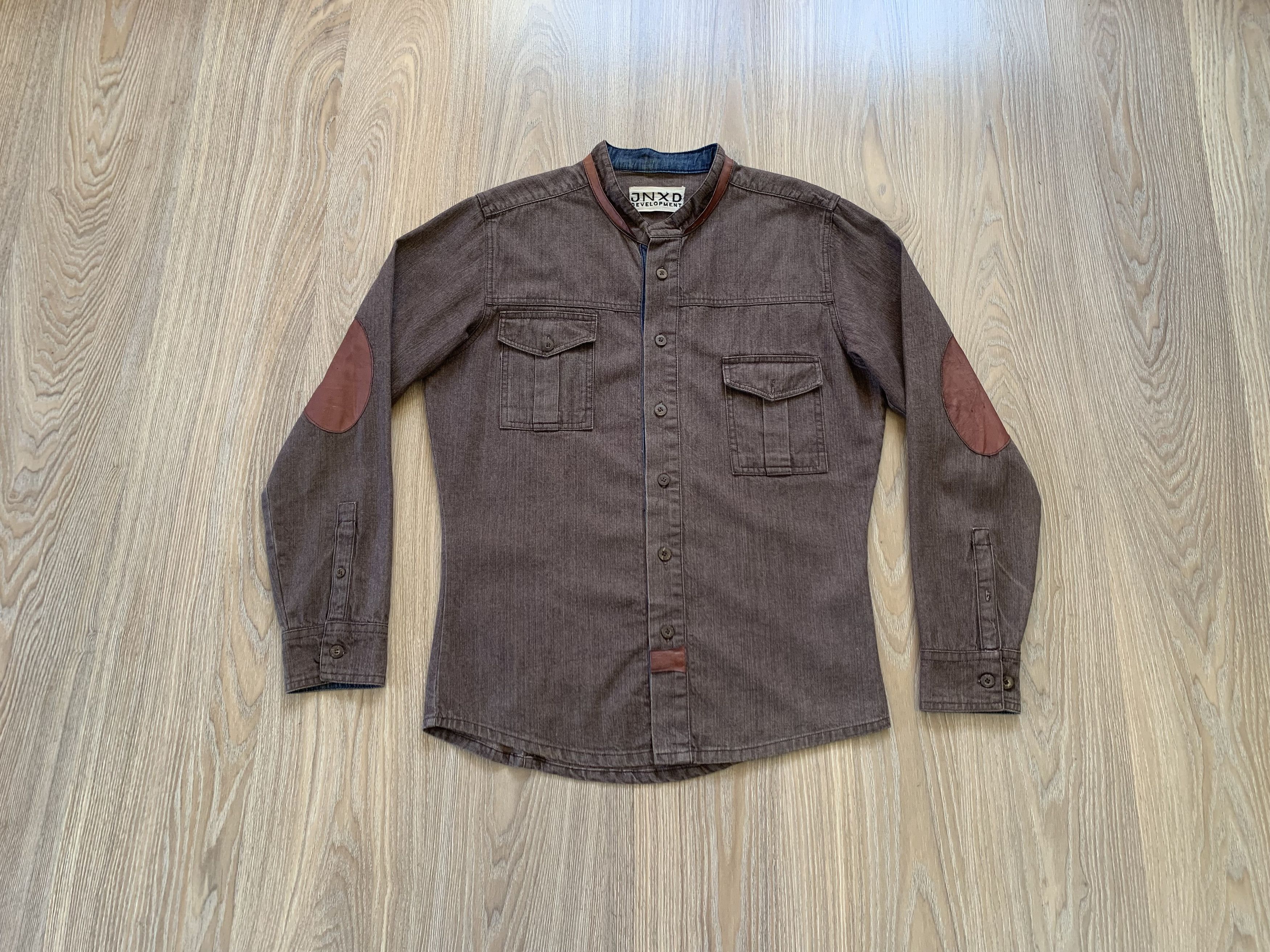 Japanese Brand Rare Vintage JNXD Leather Patched Denim Shirt Size US M / EU 48-50 / 2 - 1 Thumbnail