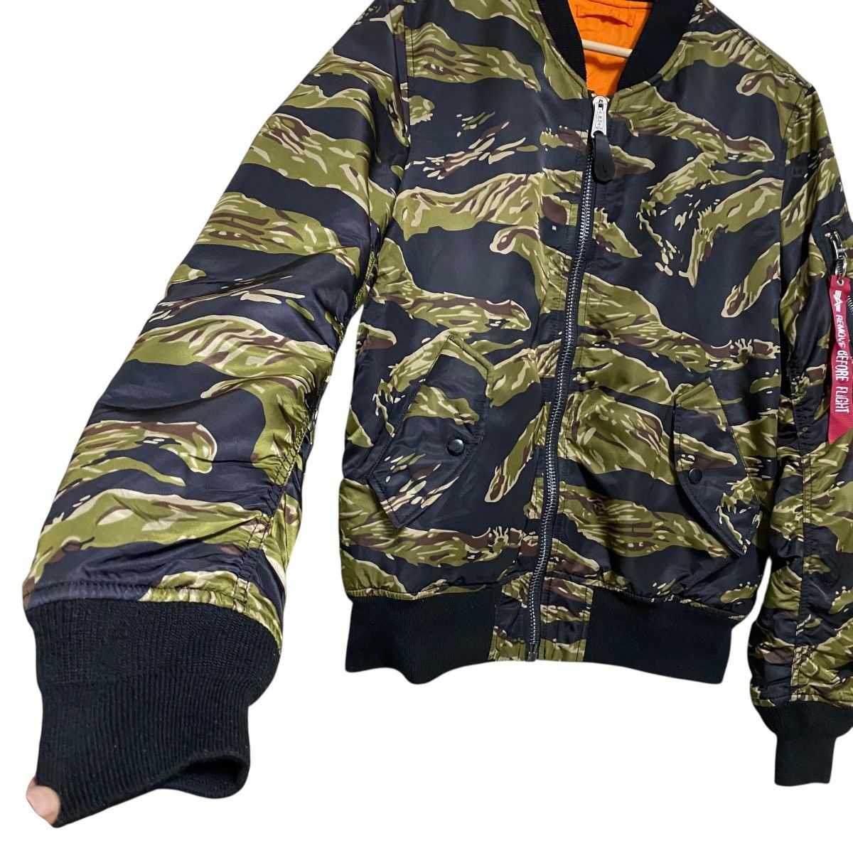 Alpha Industries Alpha Industries Tiger Camo MA-1 Bomber Jacket Reversible Size US L / EU 52-54 / 3 - 5 Thumbnail