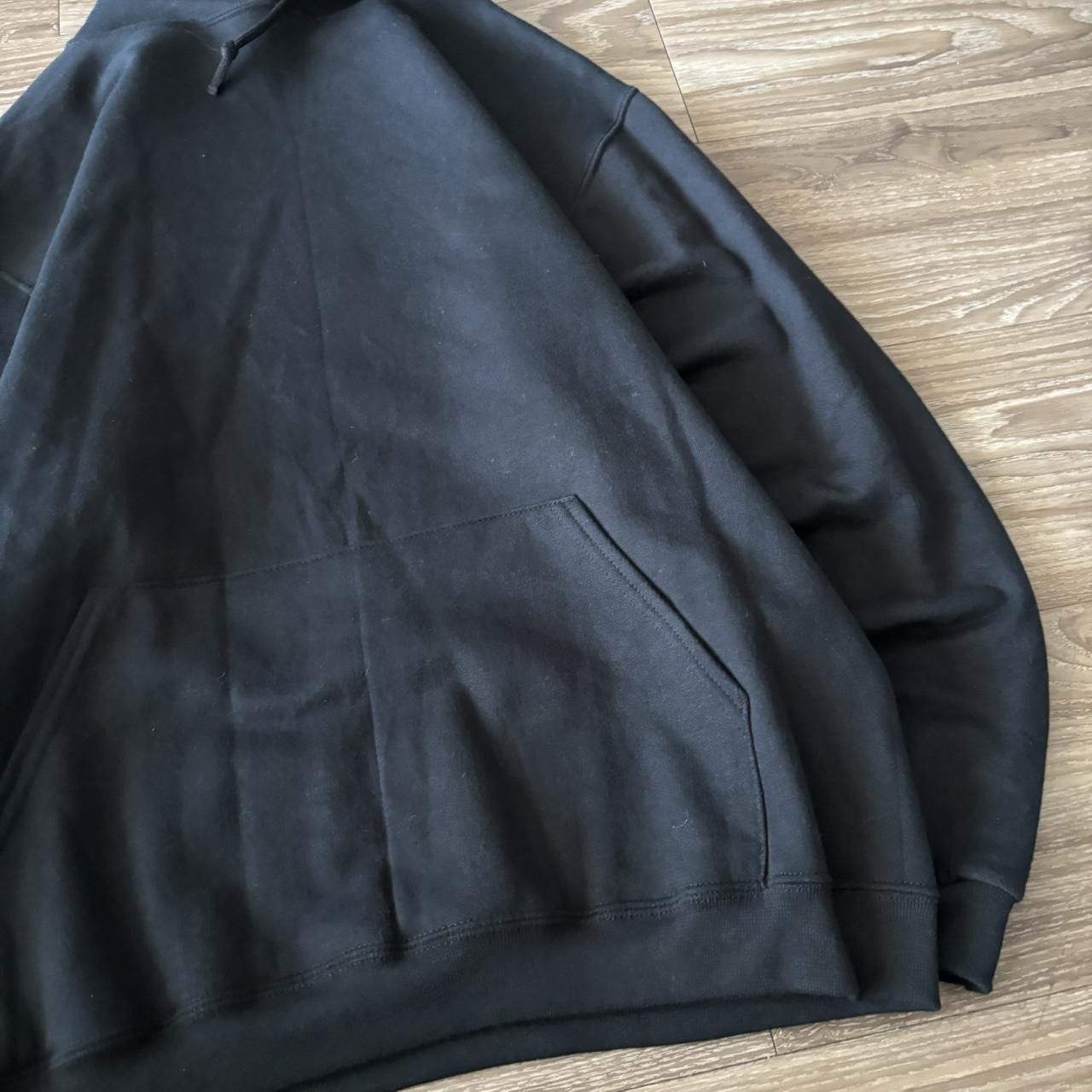 Russell Athletic Crazy Vintage Y2K/2000s Black Blank Russell Style Essential Pullover Hoodie! Size M Size US M / EU 48-50 / 2 - 4 Thumbnail